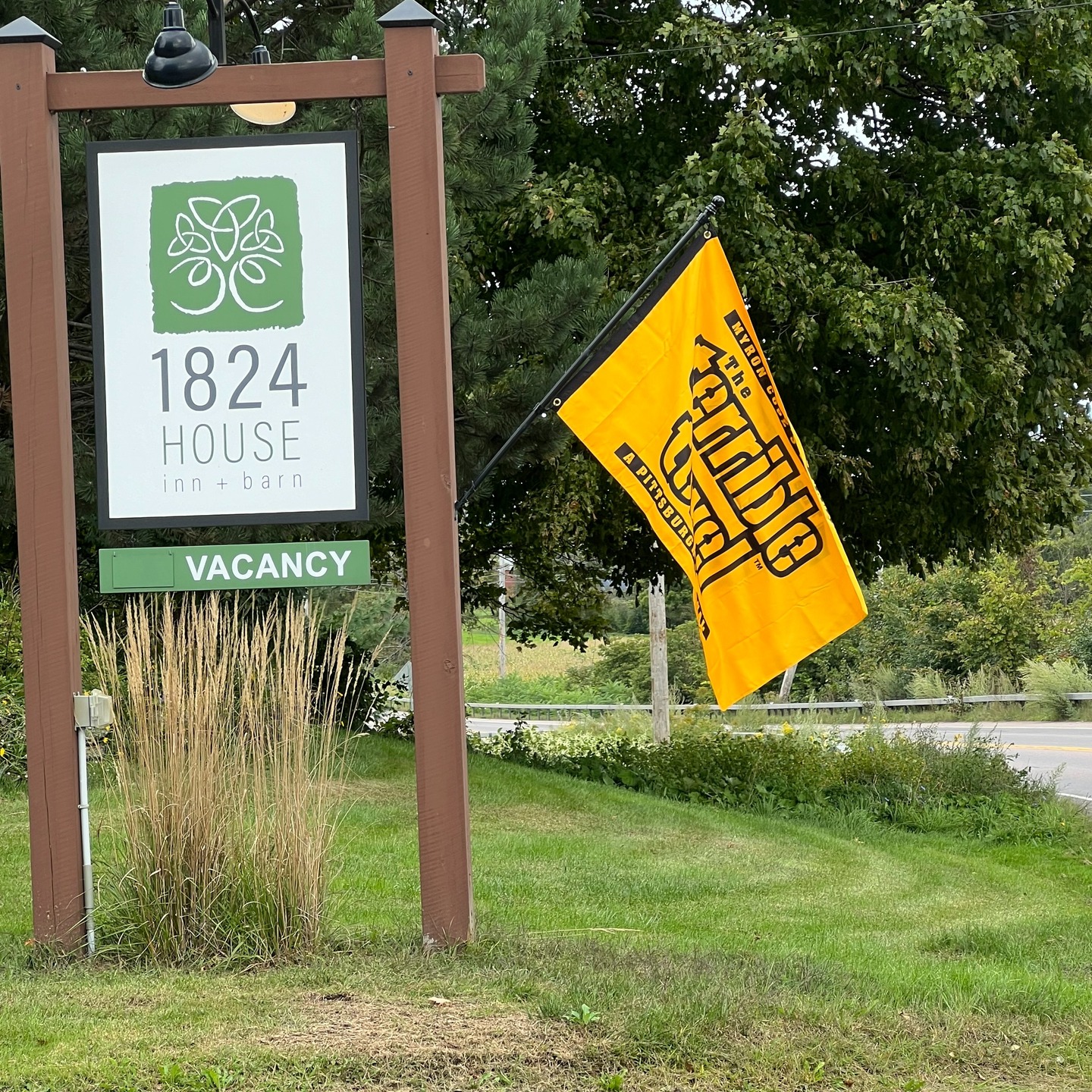 There may have been a few games played already but the real Season Starts Sunday when we open the Steelers Bar(n) at 1824 House to watch the @steelers take on the @nyjets. Kick off is 1 pm, doors and bar open at 12:30.
We've got you covered with $5 Rolling Rock Cans, Capicola or @5thquartervt Fried Jumbo (bologna) and cheese sandwiches (yes they have fries and slaw on them), Pittsburgh salad with @kenyonsvariety skirt steak and fries.
We welcome all @nfl fans (or even those that just want a great lunch) but only watch the Steelers games. Sorry Jets fans, no dirty water dogs will be served tomorrow.
#nfl #pittsburghsteelers #terribletowel #madrivervalley #steelersbarnvt #herewego