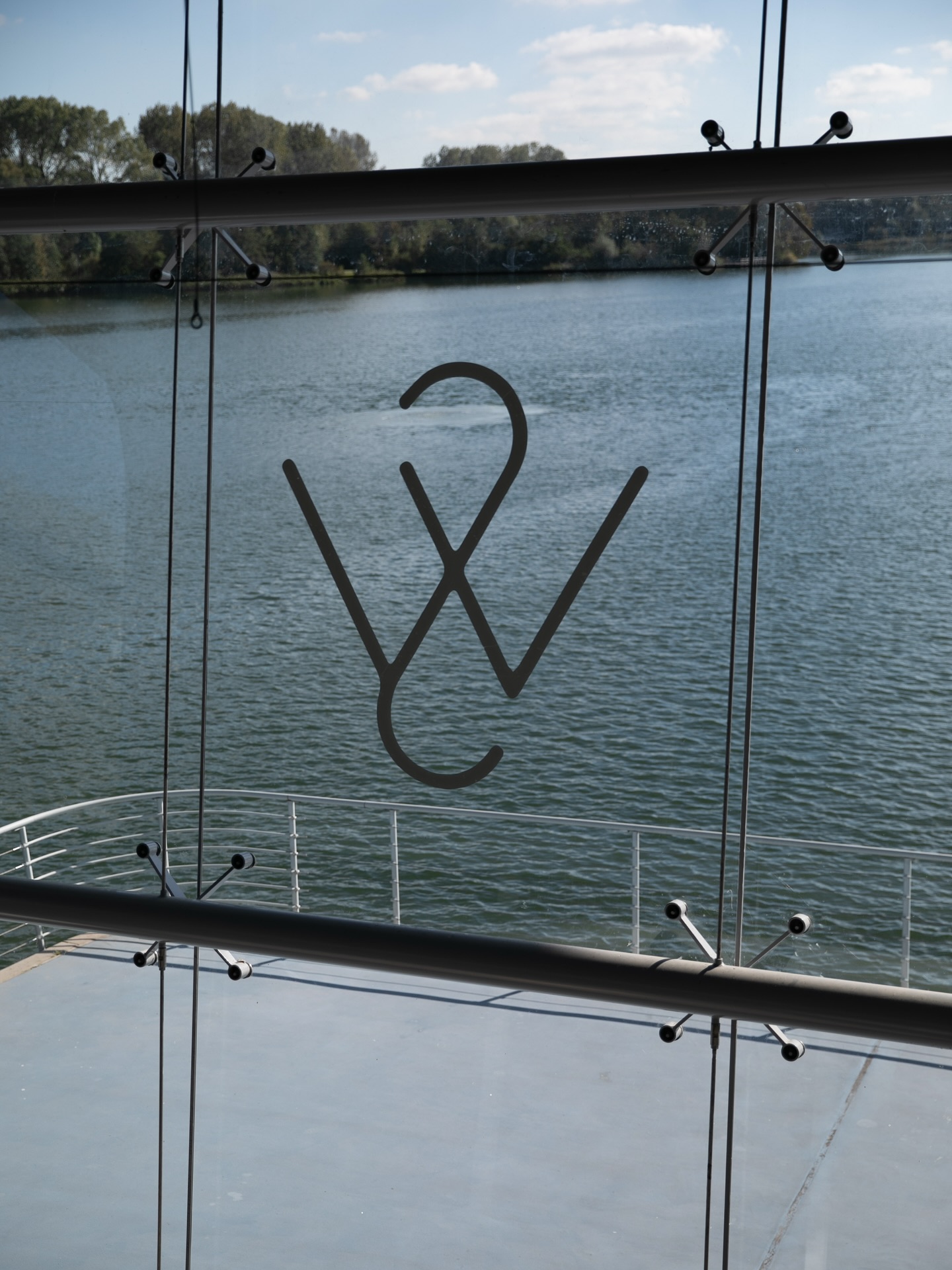 Can we do this all over again? 🩶 @wardstrootman x @tecan.tequila at THE GEM
📷
@moisedonkers
@bycharlotvs
@laroshroan
@katerinabezede