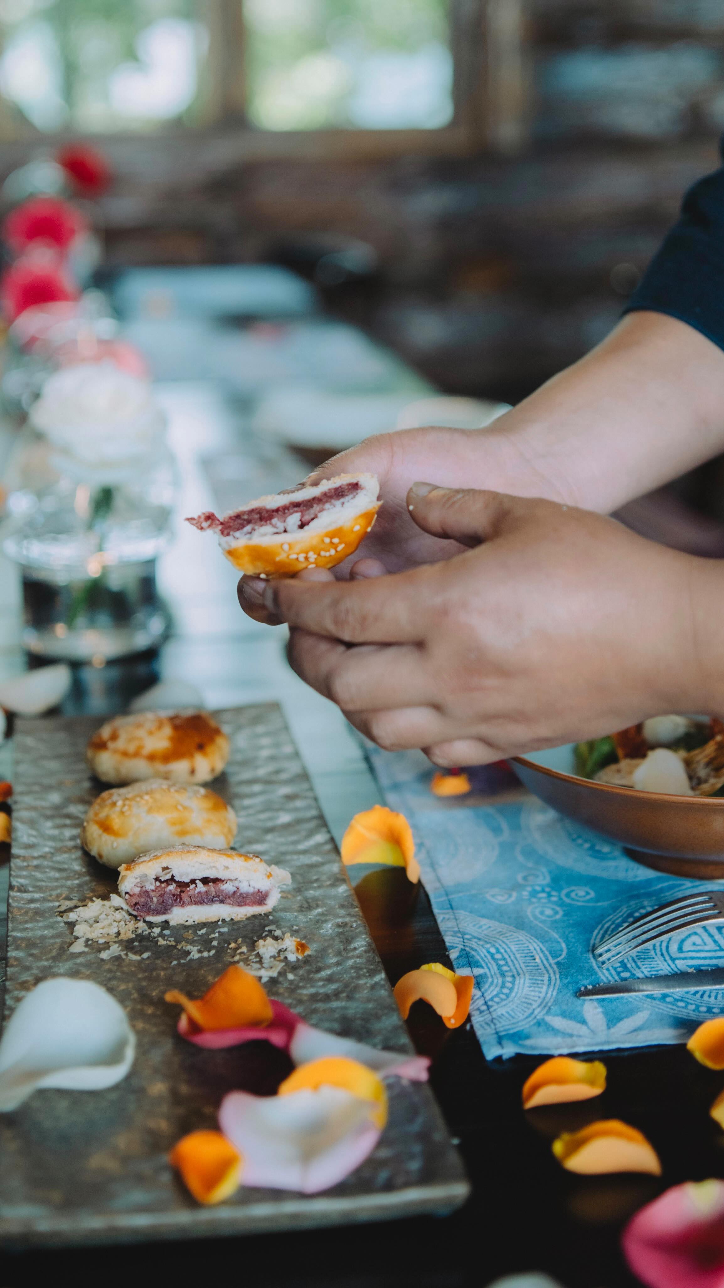 🌹🍽️ Bloom to Bite: A Floral Feast in Yunnan
In the sun-drenched fields of Lijiang, flowers aren’t just seen- they’re tasted. Follow Chef WU Tao, a true son of this soil, as he gathers roses at dawn and transforms them into delicate edible art.
From petal to pastry, witness the making of rose flower cakes - filled with homemade rose jam, wrapped in delicate crust - and beyond, into a full floral-inspired fine dining experience.
✨ Hand-picked roses, hand-crafted cakes, heart-made moments. This is Yunnan’s ancient secret - eating flowers isn’t a trend. It’s a tradition.
🌸 From the field to the filling - every bite tells a story.
Ready to taste the bloom?
DM us to join a floral culinary journey like no other.
Follow @woksandwonders for more authentic and heartfelt stories from China.
#BloomToBite #FlowerFeast #YunnanCuisine #RosePastry #EdibleFlowers #ChefWuTao #FromGardenToTable #woksandwonders