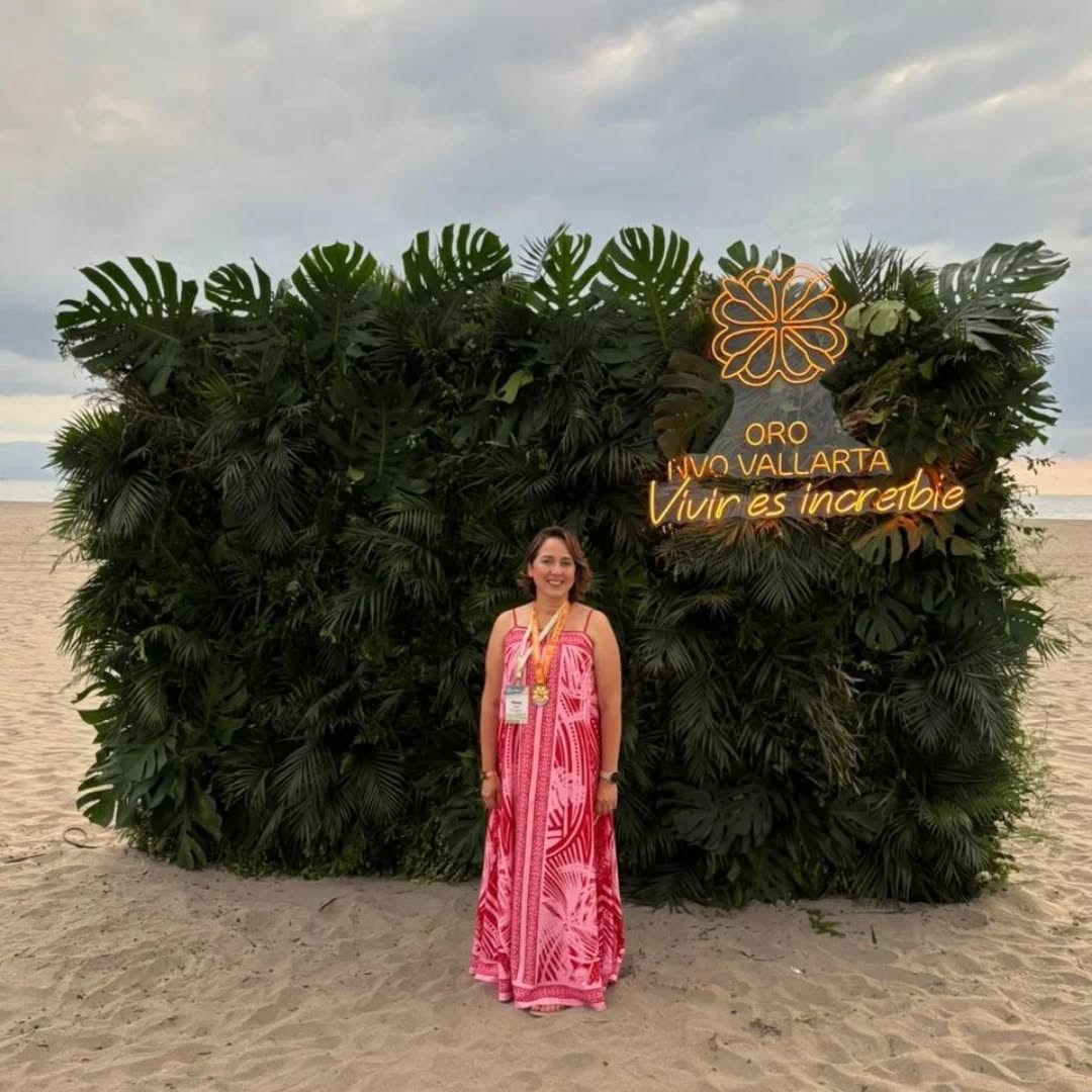 Hoy celebro el día del Agente ✨
Me siento orgullosa de ejercer está profesión, de acompañar a mis clientes en cada etapa de su vida, de saber que, con mi trabajo ayudo a construir futuros más seguros y a brindar confianza cuando más se necesita 🙌
Gracias a cada persona que ha confiado en mí. 🫶
#diadelagente #agentedeseguros #7deseptiembre #agentecomprometido