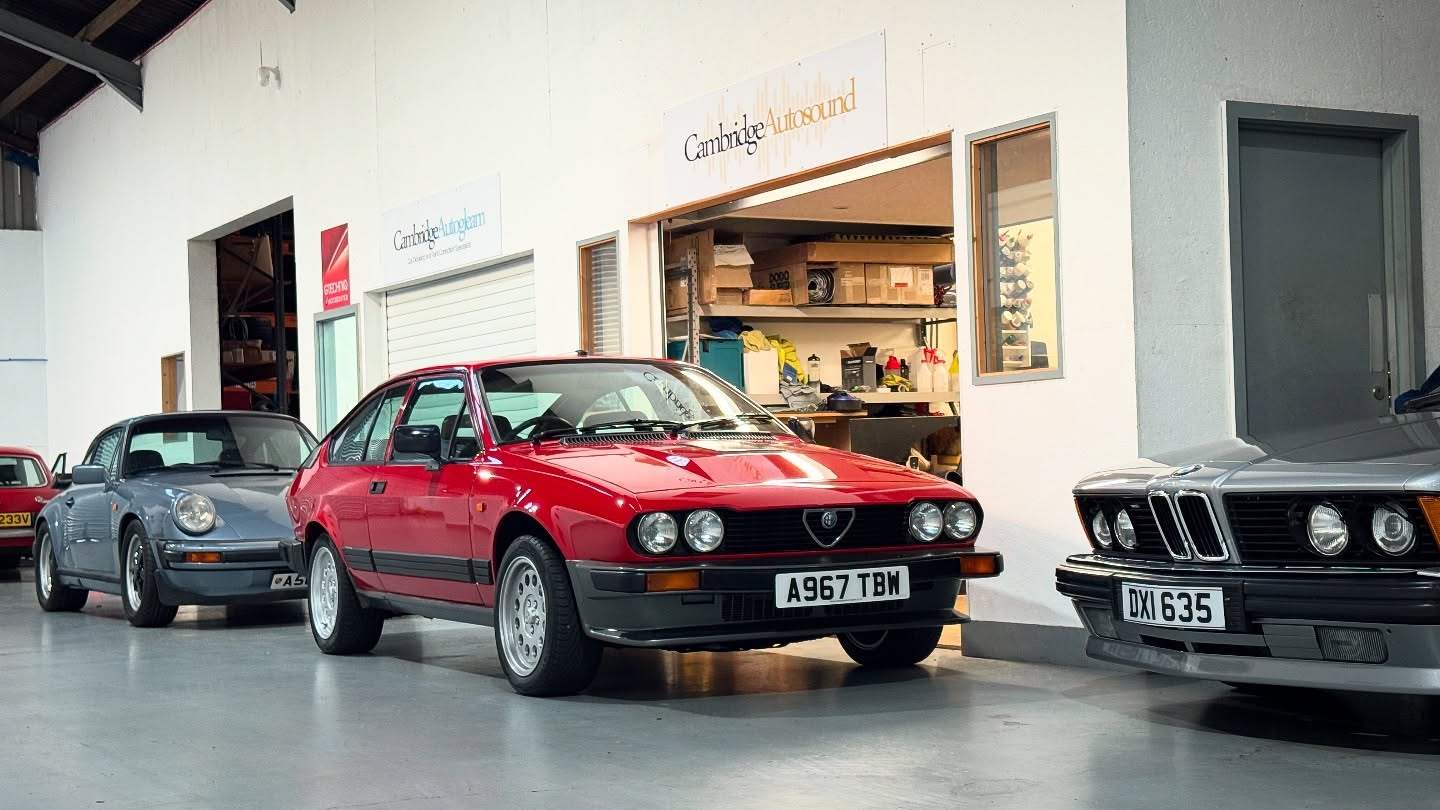 Itโs all gone a bit 80โs here recently! This lovely Alfa GTV6 was in for a classic Blaupunk head unit and to have the birds nest of wiring that some ejit had done previously, sorted out and made safe.
#alfaromeo #gtv6 #bmw635csi #porsche911sc #80scool #80scars