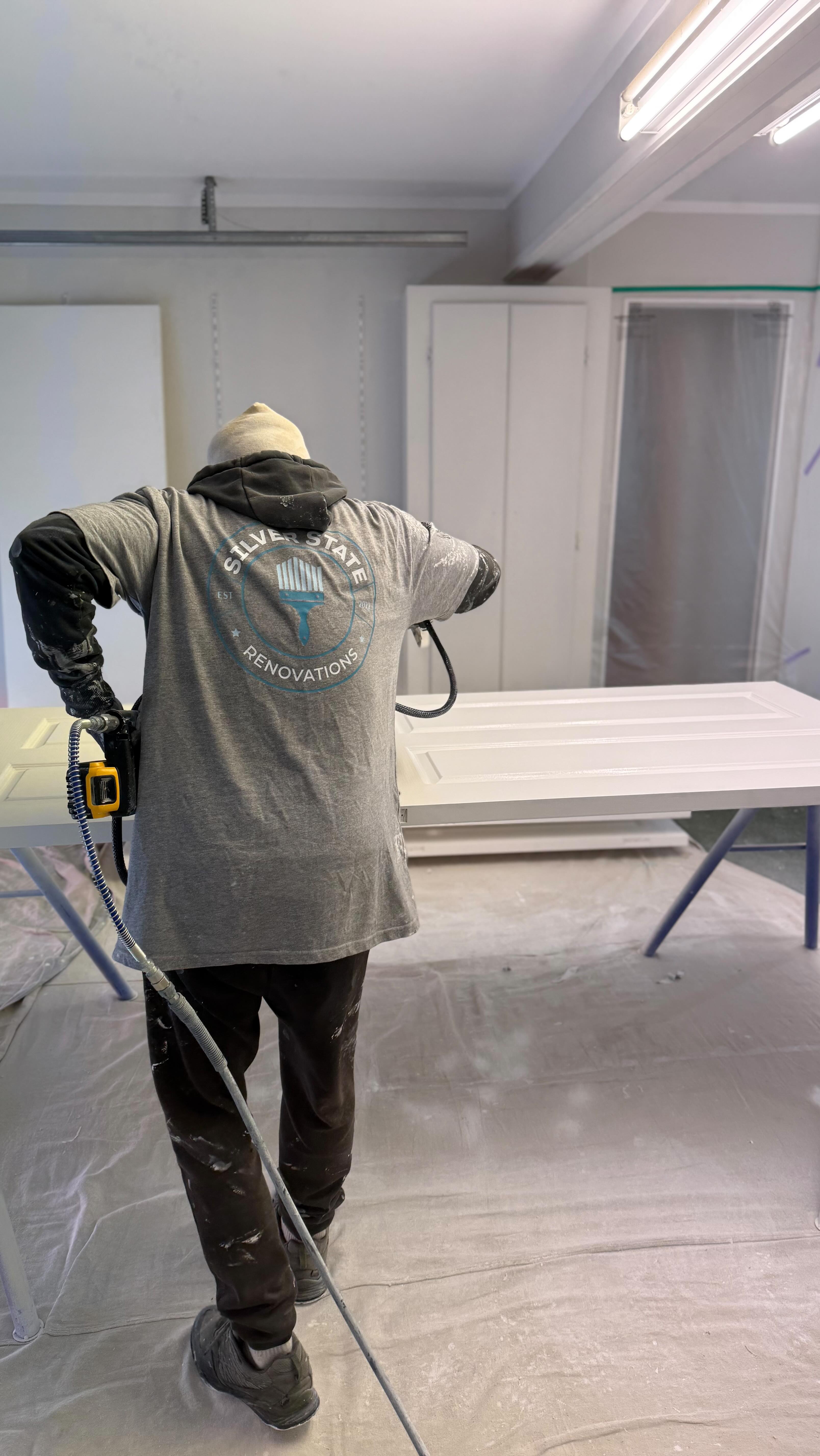 Full interior & exterior facelift ✨ 🏠 Cladding repairs , Waterproofing, Exterior repaint & stain work 🎨 Interior gib repairs, plastering and a complete paint makeover 🏡 👷🏻🔨 #homeimprovement #homerenovation #silverstaterenovations #aucklandpainters #beforeandafter #interiordesign