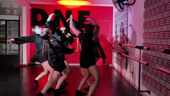 Smothered in feels today with this beautiful modern piece.✨
Huge thanks to Craig Lucas for the incredible song that made us move. Just a little peek into the magic that happens in our studio.👏
Classes available for all ages and levels! First one is Free to try out!
For more info contact us 067 852 1567📲
(we do not own the rights to this music, just love dancing to it.)
#danceit #danceitstudios #dancestudio #dance #dancer #dancers #dancing #modern #moderndance #moderndanceclass #danceclass #danceclasses #freeclass #contemporary #jazz #lyrical #showdance #dancersinsa #danceinsa #dancesport