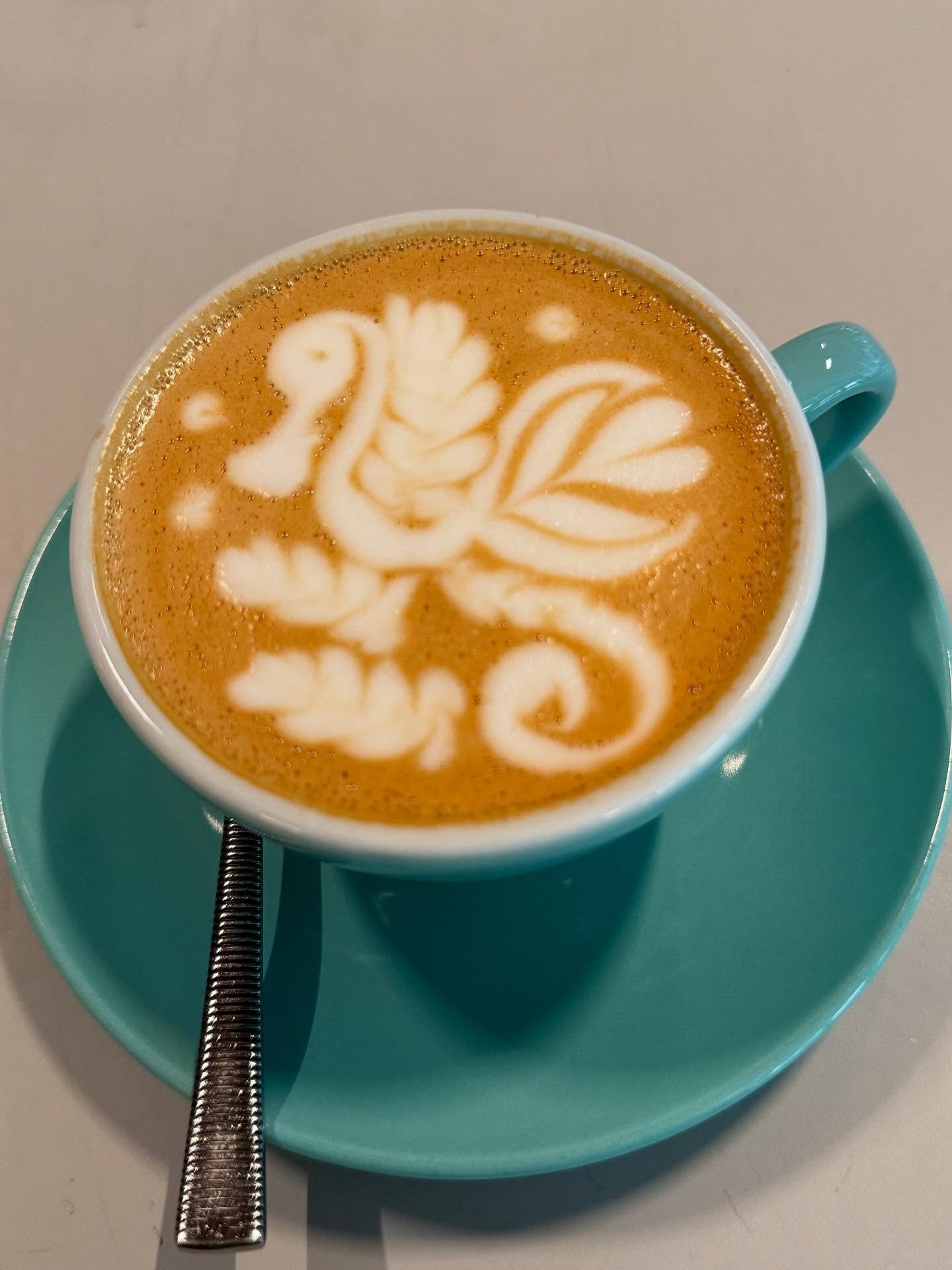 They say one good turn deserves another. Do I went back again to @themaillardproject and this time it was a Seahorse as an art work in my coffee.