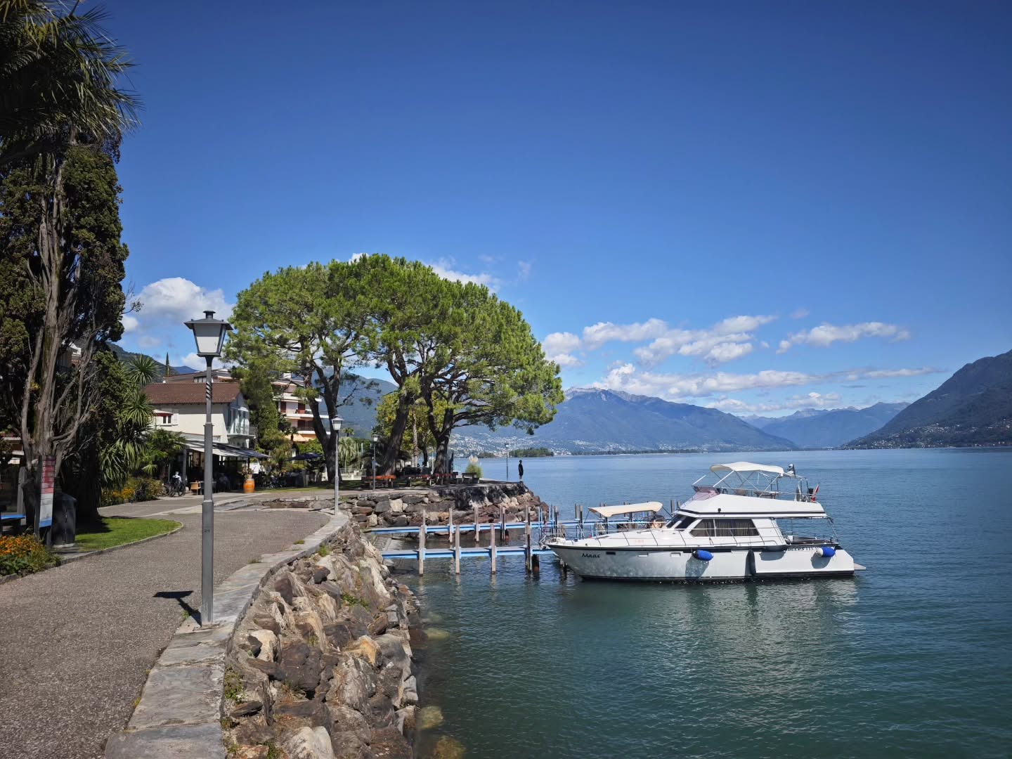 Good weather, charming restaurants, quiet vibes, and great live music in Brissago. What more could you ask for?
----
Bel tempo, ristoranti accoglienti, atmosfera tranquilla e ottima musica dal vivo a Brissago. Cos’altro desiderare?
------
Schönes Wetter, gemütliche Restaurants, entspannte Stimmung und tolle Livemusik in Brissago. Was will man mehr?
#brissago #brissagoislands #visitbrissago
#visitticino #ticino #ticinoturismo #switzerland #switzerland🇨🇭 #travel #swiss #swissriviera #brissago4u #lake #boat
#fineartphotography
#swissalps #swissculture #loves_united_switzerland #switzerlandwonderland #got_greatshots #planet_earth_shots #suissebook #discoverthealps #discoverswitzerland
#mybrissago
@mybrissago
@lidobrissago
@tcbrissago
@bahiabrissagosnackbar
@cantina.giromit
#cantina.giromit
@aziendavitivinicolachiappini
#aziendavitivinicolachiappini