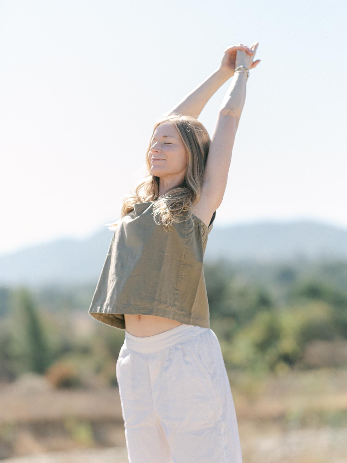 This month is potent with possibilities ✨
Don’t underestimate how powerful you are in co-creating with the universal energy that you can tap into at any moment.
We are always being guided by our internal compass and our openness to the opportunities happening around us all the time!
When we are clear on what we want and stay open to seeing the opening for action (not in force but in flow) things start to align more and more.
Want to get better at using your internal compass? Message me for more details.
@lets.spread.beauty 📸
#compass #guide #force #flow #listen #coach #open #clarity #power #possibility #doors #mind #body #potential #