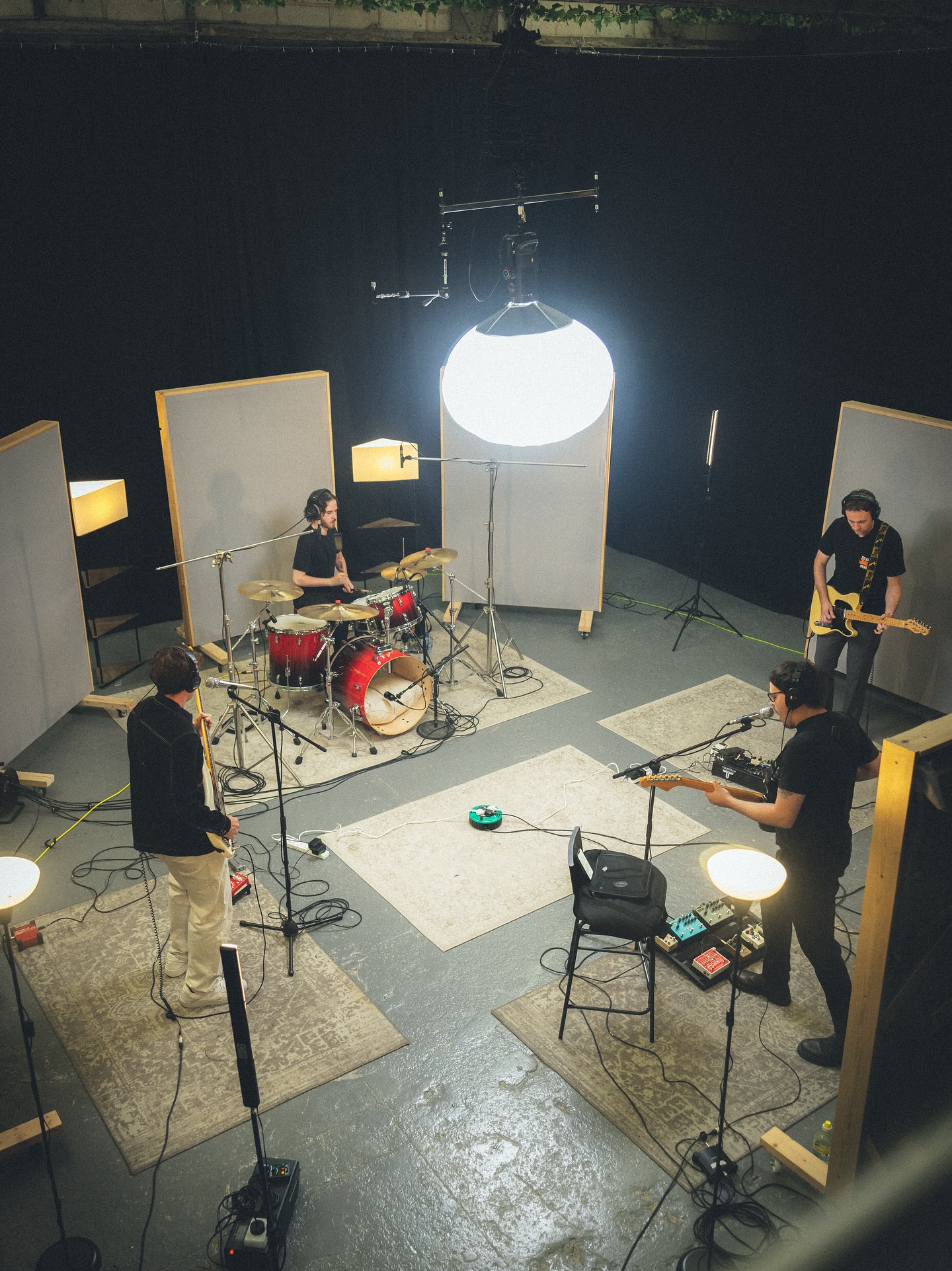 We have some space still left this month for Live Sessions. If you’re looking for a perfect way to push your new release, gain some cool content and showcase your live performance, then get in touch and we can book you in 🤙🏼