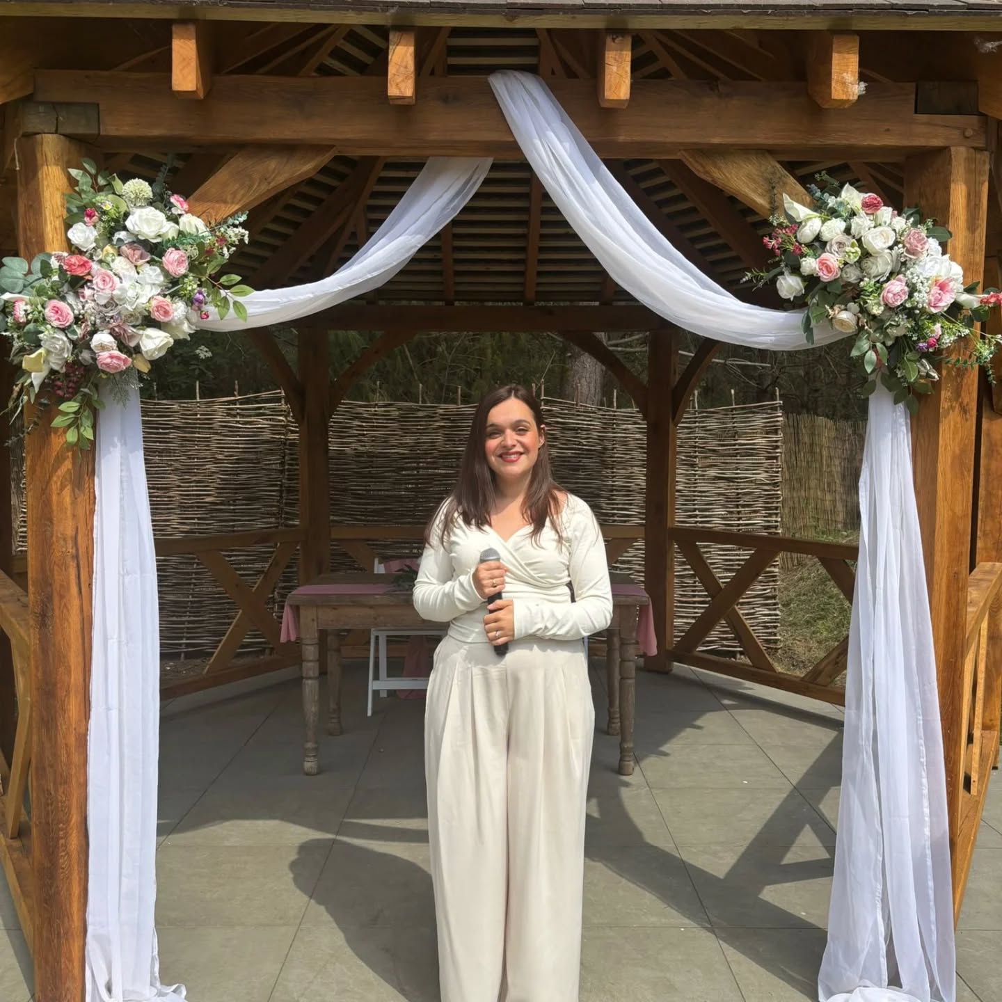 Well hello!
I've had a bit of a break, but I am BACK. Kicking off this new term with a wedding fair tomorrow at the Mickleover Hotel with @littlerainevents which I'm so excited for ❤️ it's expected to be an amazing turn out so do come down and visit the load of wonderful suppliers who will be there.
I've also returned to my therapy job, and it's going to be so nice reconnecting with all the children at school and meeting new clients! I'm very lucky to be working as a performing musician, a teacher AND doing music within healthcare, they never said this is what a musician's career could look like in the "career sessions" at school!
Can't wait to see you tomorrow at the fair 🥰
#musician #singer #weddingfair #wedding #vocalist #bridetobe #weddinginspo