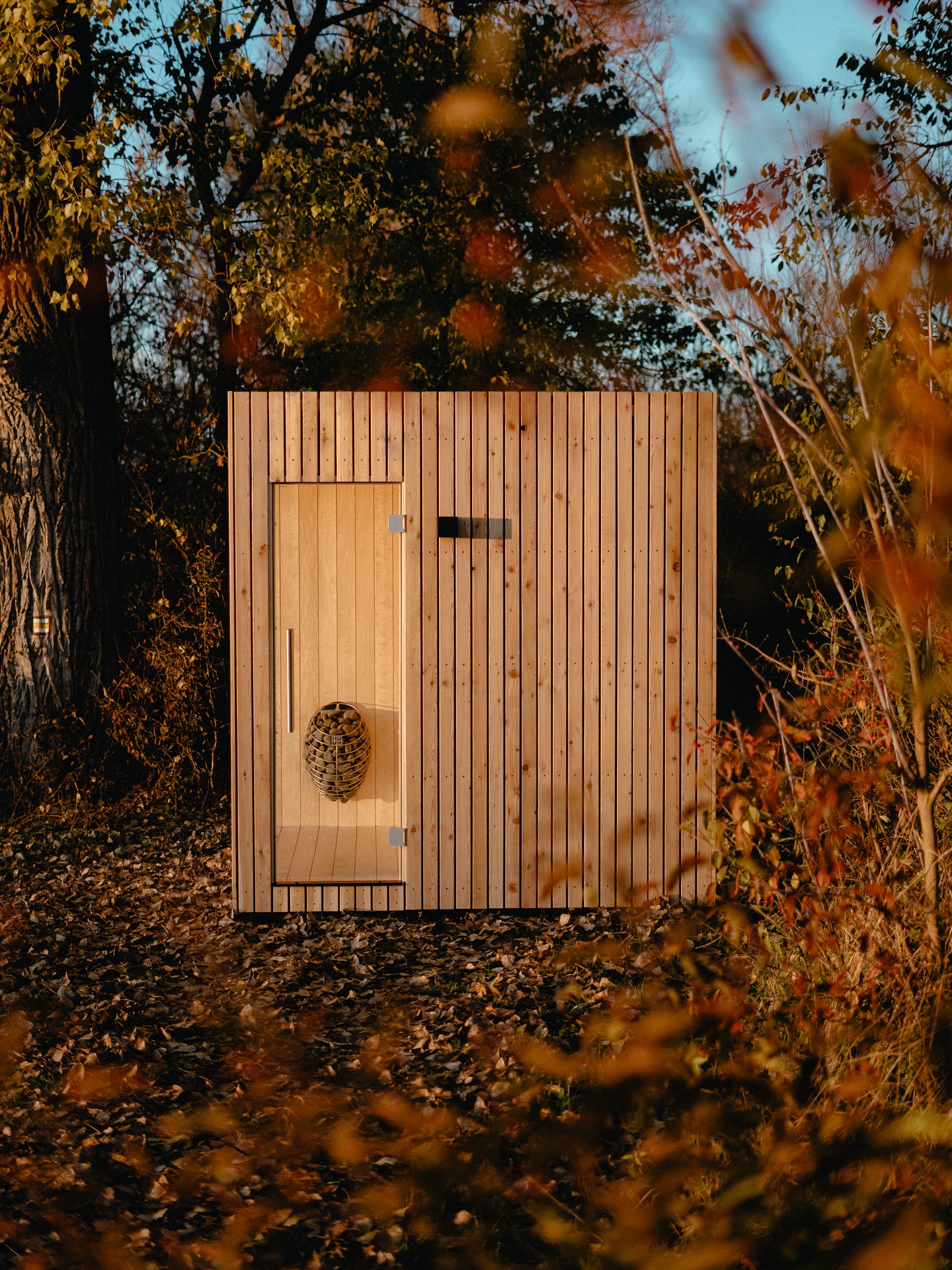 Podzimní dny volají po teple a odpočinku – dopřejte si ho v naší prémiové sauně z osiky. 🔥🍂 A co víc? Můžete ji mít i u sebe doma.
#rosimi #casnasaunu #saunalovers #wellnessvibes #saunovani #podzimnivhody #relaxbodymind #teploapohoda