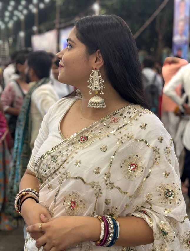 🌸 “Nothing makes us prouder than seeing our clients glow in Meera creations ✨”
🌙 “Every twirl, every smile – makes our effort worth it ✨ #HappyClients”