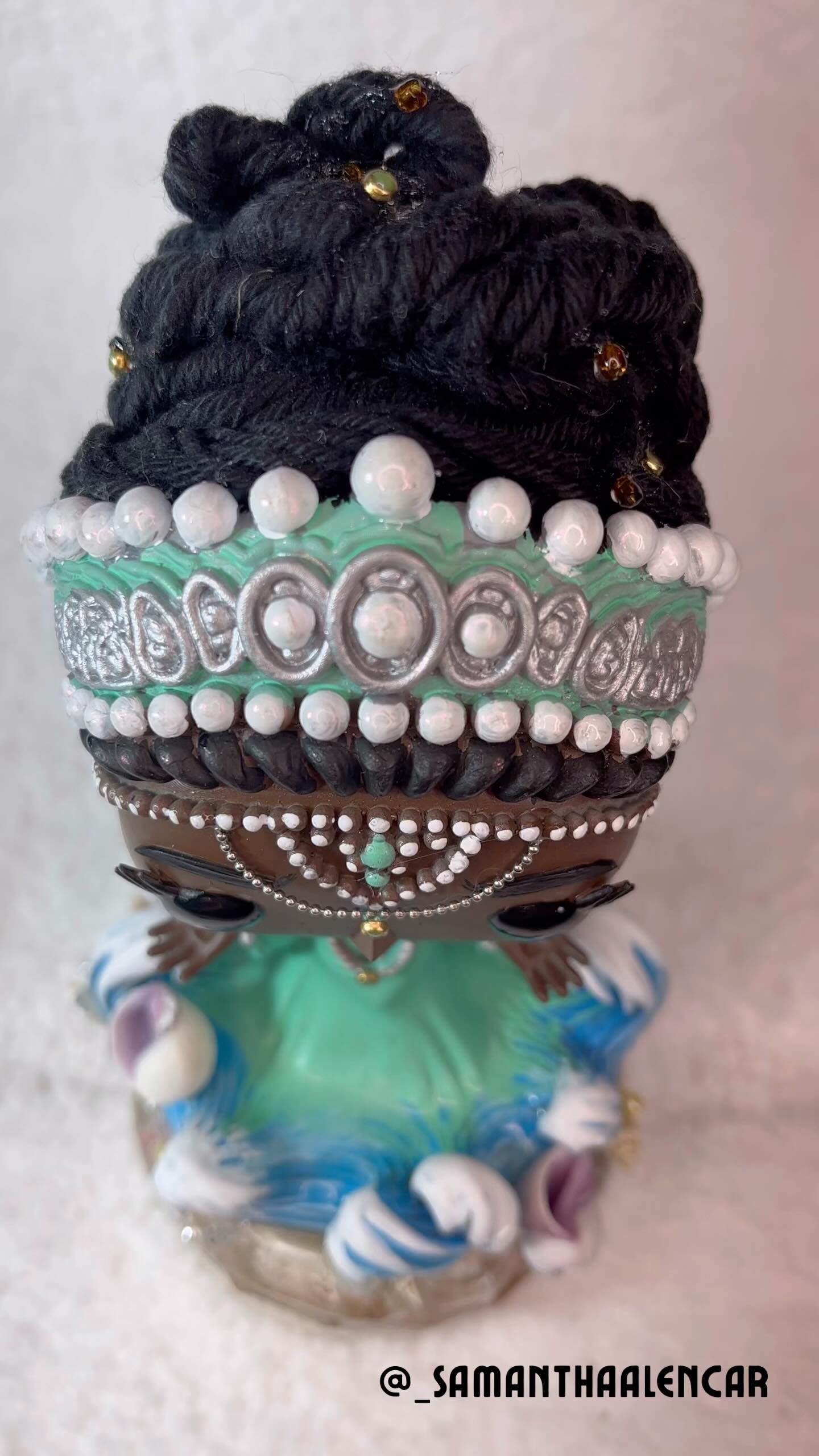 Obrigada por me escolher novamente.
Iemanjá Pop, peça exclusiva e carinhosamente pensada pra minha irmã @mabiscosta ✨
Q ela leve ainda mais axé pra vida de vcs 🫶🏽
Aruanda’s Pop
✨Ter seu Orixá… sua entidade… do jeitinho q vc quer. Só me chamar q faço pra vc!✨
•Aruanda’s Pop•
A partir de 290,00 + envio
média 13cm
Só chamar no direct e eu faço pra vc 😉
#bonecospersonalizados #bonecos #biscuit #colecionaveis #escultura #sculture #dolls #funko #funkopersonalizado #artesã #feitoamao #feitopormim