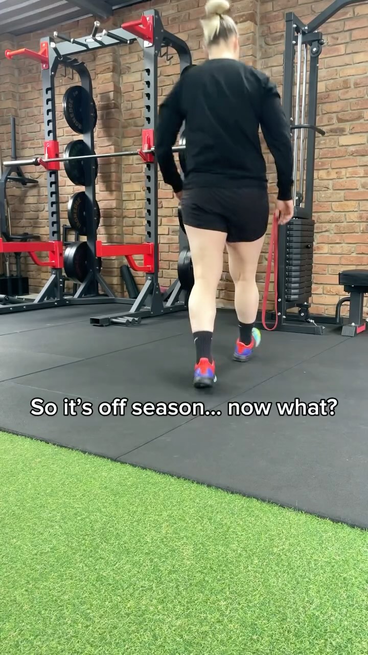 Off-season isn’t ‘time off’…
It’s time to level up! 🚀
Absolutely have a week or 2 off after a hectic season, but if you’re sitting around for 4, 5, 6 weeks, you’re falling behind!
This part of the year is about rebuilding the body… addressing and fixing any niggles, mentally recharging, and working on strengthening your foundations
So yes, rest… but don’t get too comfy or you’ll be playing catch-up later 🥴