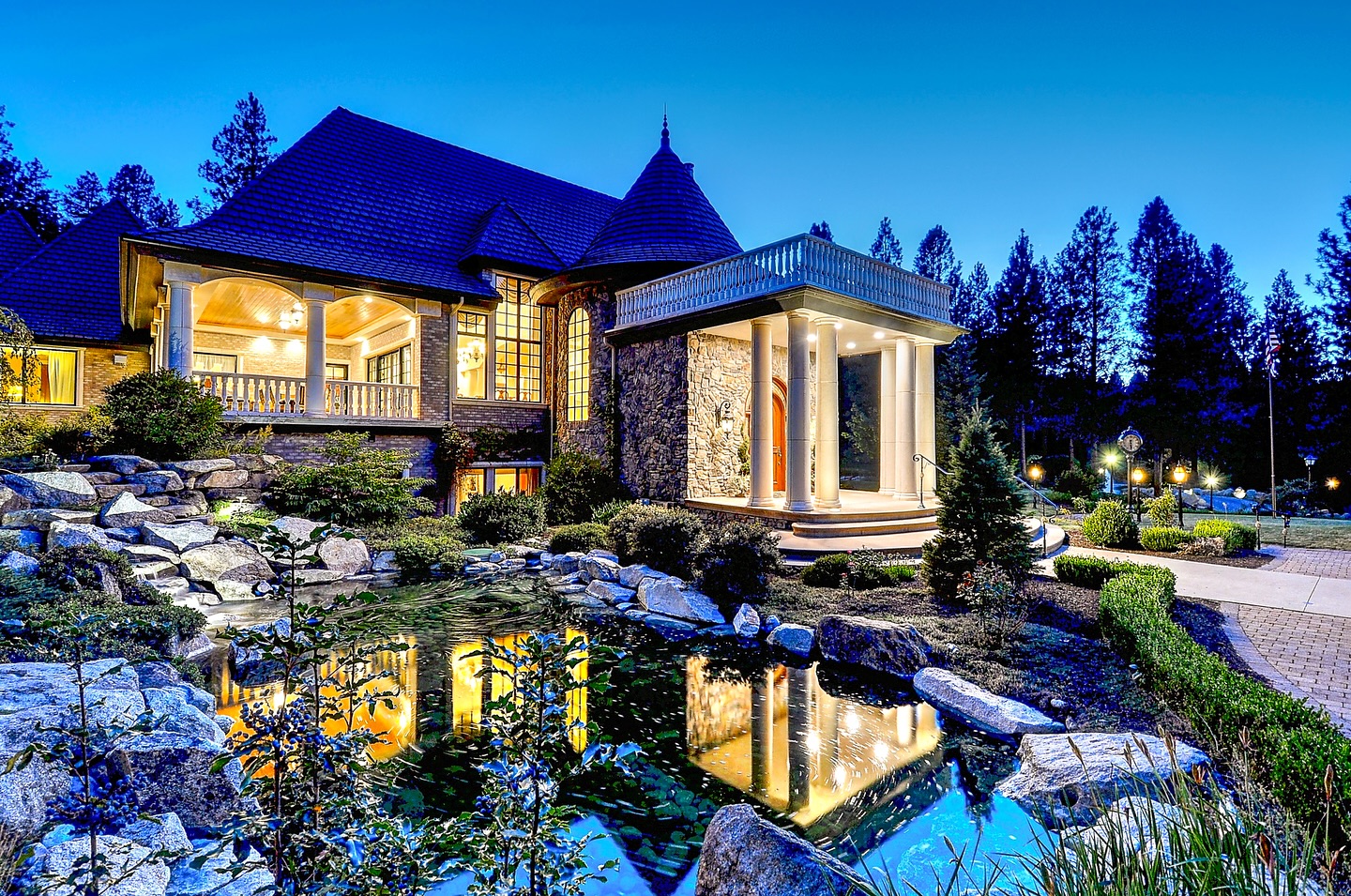 🏡 Past Project Spotlight ✨
This custom home is all about details — and we loved bringing it to life! From the grand entryway and elegant stonework to the tranquil landscaping and serene water features, every inch of this property was carefully designed and thoughtfully built. 🌿💧
At Ramey Construction, we’re passionate about creating homes that feel just as incredible as they look. This past project is a perfect example of combining timeless design, high-end finishes, and craftsmanship you can trust.
And yes… the inside is just as jaw-dropping as the exterior. 👀 We’ll be sharing a closer look at the interior spaces soon — you won’t want to miss it!
#RameyConstruction #CustomHomeDesign #LuxuryHomes #NorthIdahoLiving #NorthIdahoLuxuryHomes #DreamHomeGoals #BuiltByRamey #LuxuryExterior #OutdoorLivingSpace #NorthIdahoLife #CraftedWithCare #InlandNorthwestHomes #LuxuryHomeBuilders