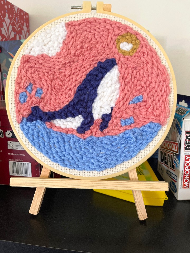 Jordi had a whale of a time with our punch needle kit 🐳 and now this beauty is on display! Talk about making a splash with your creativity 🌊💙
#PunchNeedle #Whale #FiberArt #DIY #HandmadeWithLove