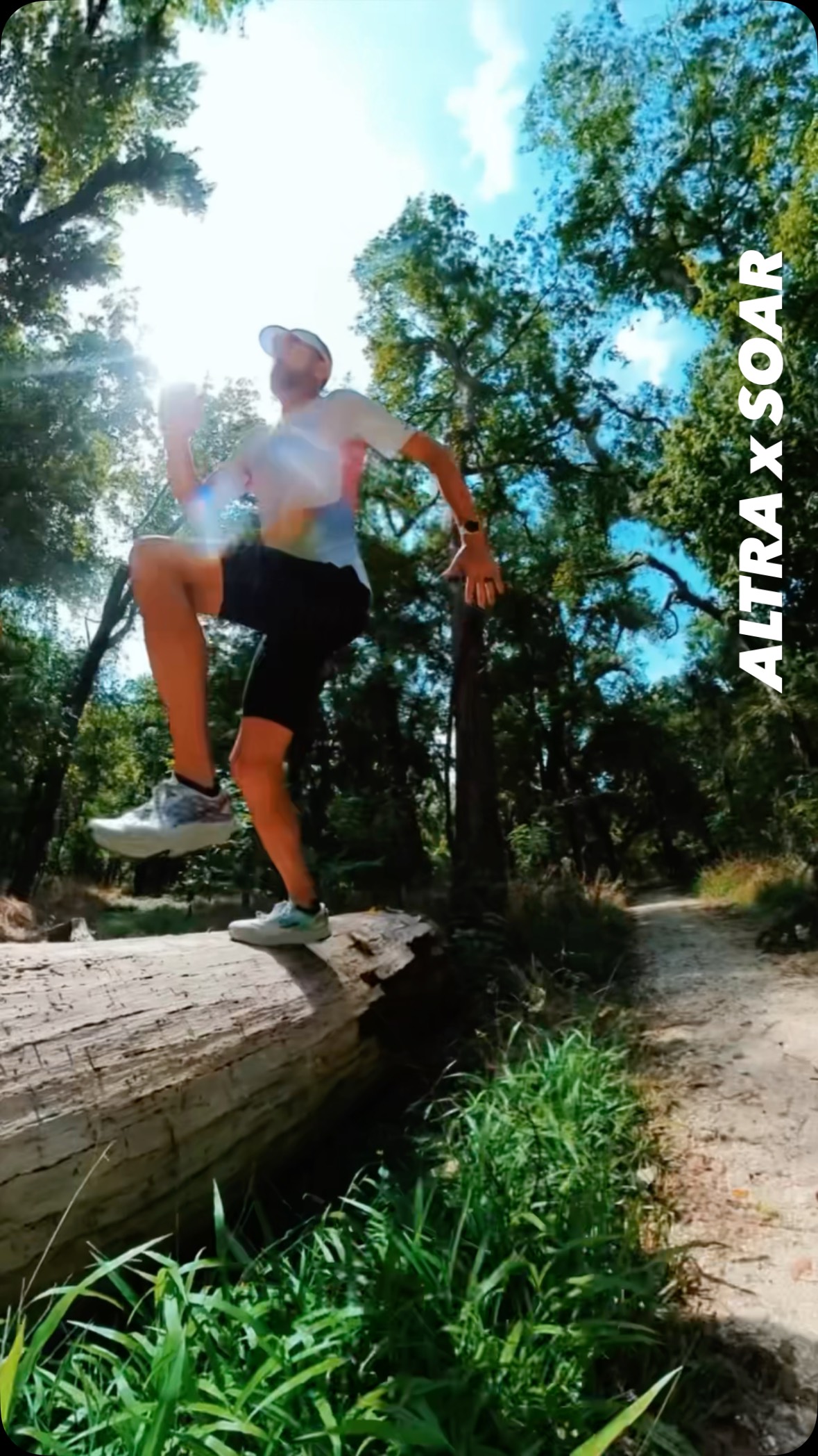 Altra x Soar Running 🪽
Been loving this incredible collab, from head to toe, the @altrarunning x @soar_running kit is high end technical performance apparel at its best. The limited Mont Blanc color way shoe pops with speed and fashion 💎
#TeamAltra
#AltraRunning
#SoarRunning