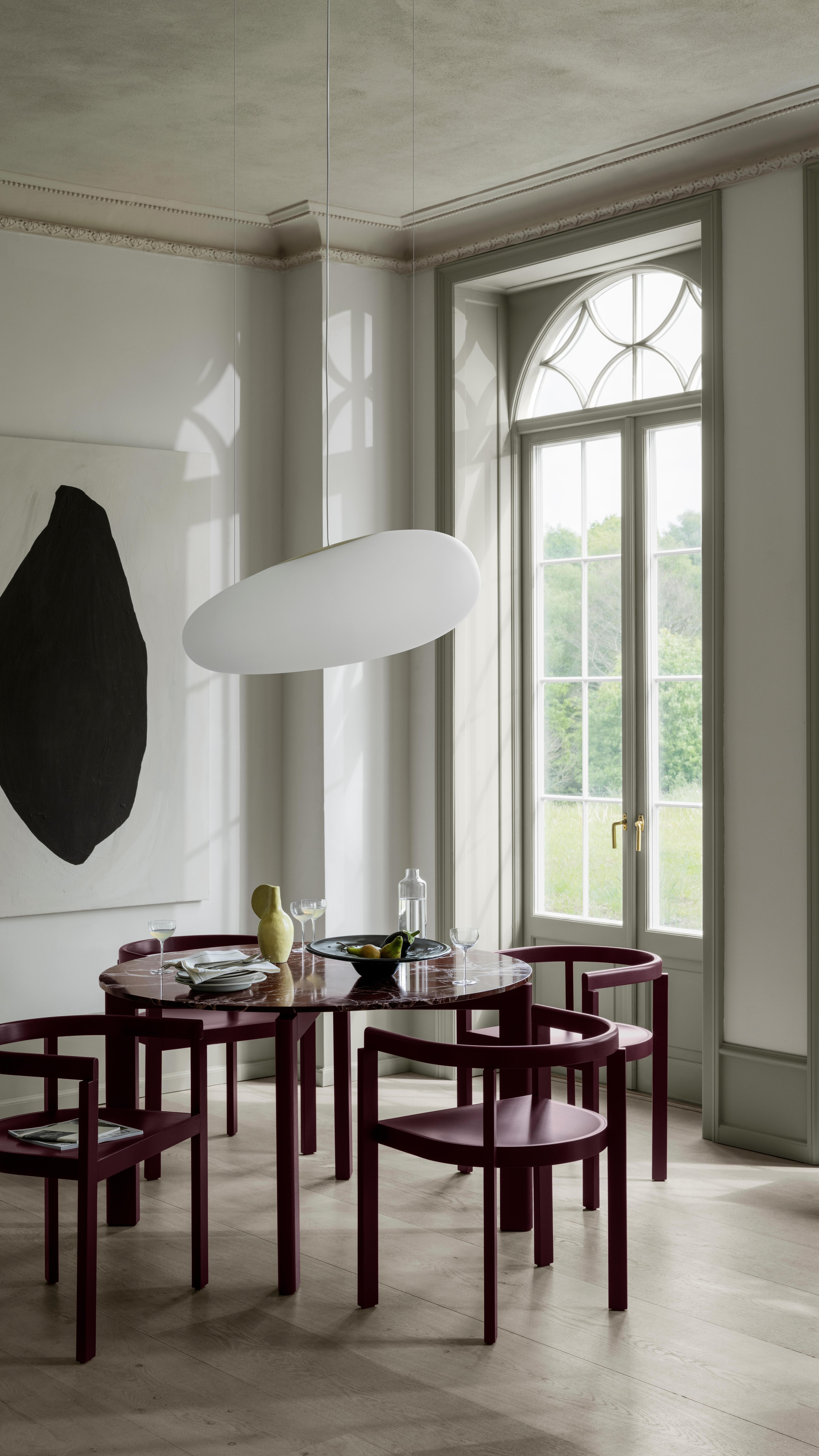 Vi è mai capitato che una sedia diventasse il vostro oggetto preferito di casa? ♥️
La nuova After Series di Michael Anastassiades per Fritz Hansen nasce proprio da qui: sedute che non cercano di stupire con eccessi, ma che conquistano con proporzioni perfette, linee fluide e un’eleganza discreta.
Un design che accompagna, senza imporsi. Un invito a riscoprire il valore del quotidiano attraverso materiali autentici e dettagli impeccabili.
📖 Sul blog vi porto dentro questo racconto di essenzialità e armonia. Link in bio.
@fritzhansen
@fritzhansen_italy
@studiomichaelanastassiades
@studiomichaelanastassiades
@robertaeusebio_pressoffice
#fritzhansen #Michaelanastassiades #the_dressert