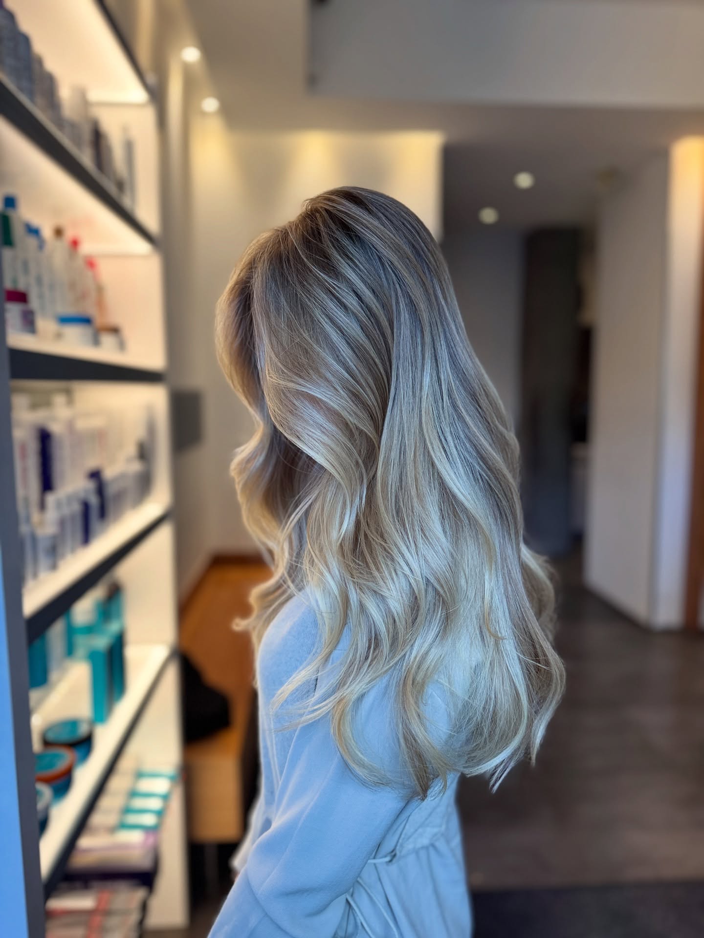 Champagne Balayage
#balayage #vanillablonde #highlights #blondehair #torontohairstylist #schwarzkopfptofessional