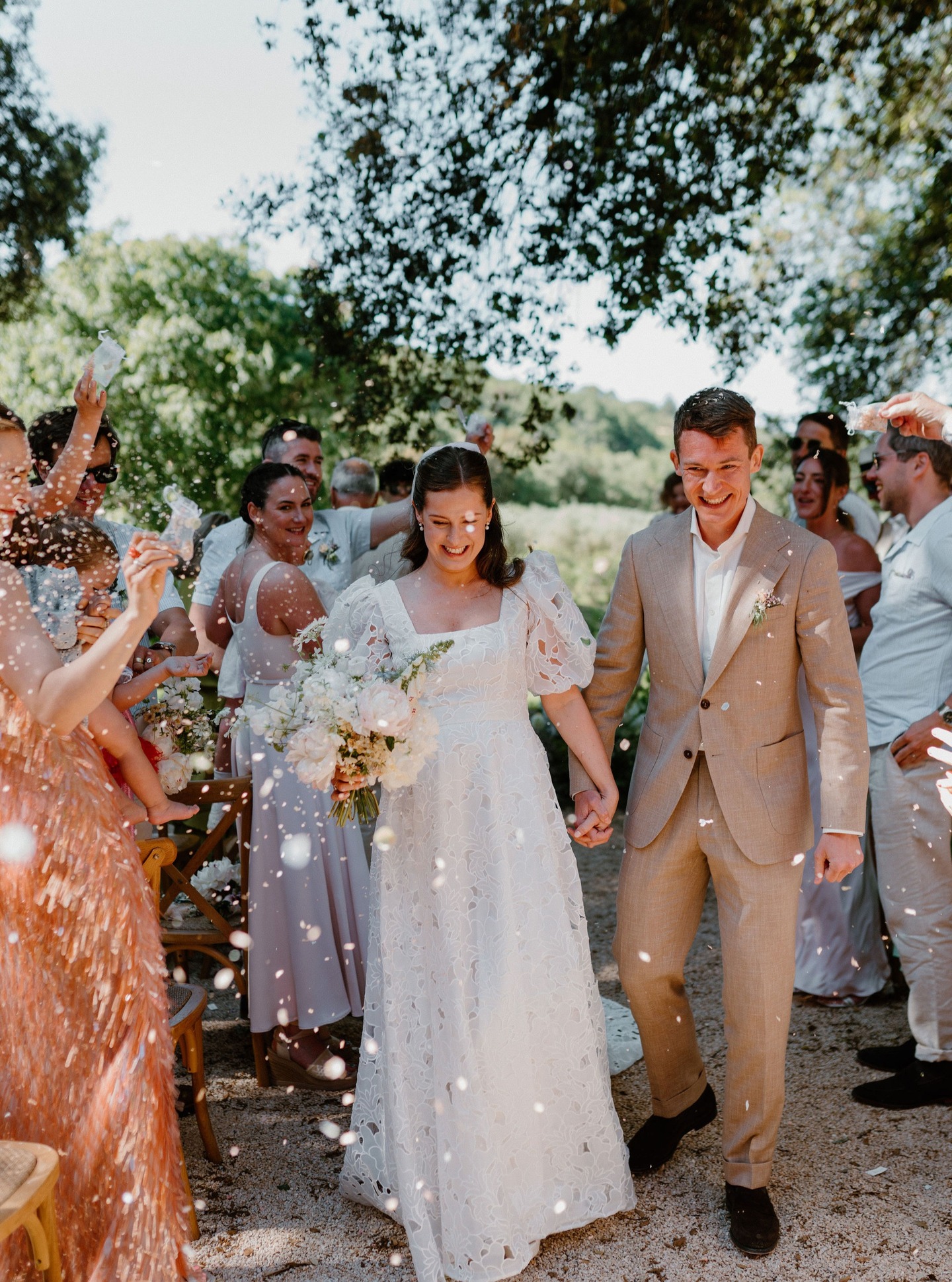 E&J, un mariage rempli de douceur et d’émotions au Domaine de Valbonne.
Au mois de mai, ce couple venu d’Angleterre a réuni famille et amis sous le soleil de Provence, entourés de leurs adorables enfants. Trois jours de fête, de rires et d’instants suspendus entre oliviers, lavande, vignes et vieilles pierres.
Leur mariage reflétait parfaitement ce que nous aimons tant : une atmosphère chic et authentique, des moments de partage intergénérationnels, et cette touche de magie provençale qui rend chaque souvenir inoubliable.
E&J, merci pour votre confiance et pour l’énergie si joyeuse que vous avez insufflée au Domaine 💛
E&J, a wedding filled with tenderness and emotion at Domaine de Valbonne.
This May, this wonderful English couple gathered family and friends under the Provençal sun, surrounded by their adorable children. Three days of celebration, laughter, and timeless moments among olive trees, lavender fields, vine and historic stone walls.
Their wedding embodied everything we cherish: a chic yet authentic atmosphere, precious intergenerational moments, and that special Provençal magic that makes every memory unforgettable.
E&J, thank you for your trust and for the joyful energy you brought to the Domaine 💛
#domainedevalbonne #mariageenprovence #weddinginprovence #provenceweddingvenue #familywedding #destinationweddingfrance #lavenderandolivetrees #authenticwedding
#provencevibes #provencewedding #romanticweddingfrance #authenticwedding #southoffrancewedding #weddingabroad #weddingweekend #britishweddinginprovence #englishweddinginprovence #UKCoupleInProvence
Dream team :
@atelierprairies
@clarisseetjohan
@karma.stories.wedding
@festidays_planner & @mlj_events_
@33tours.dj
@emiliedlf
@entrenous.wedding
@lacuisinededelph
@conciergerielaclefdutemps
@atelierprairies
@make_up_weddingprovence
@domainedevalbonne