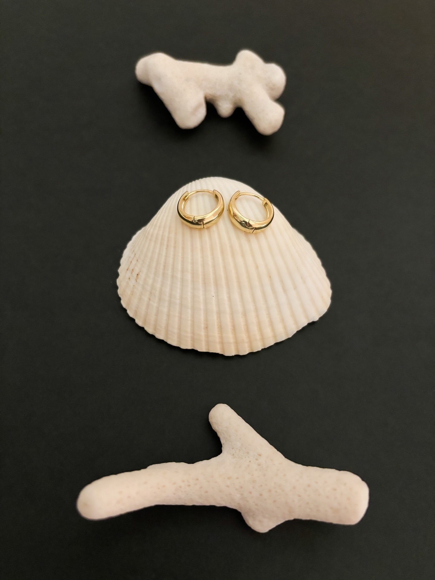 
A Little Luxury, Seamlessly Yours.
item:Standard loop pierce
Material:#silver925
online shop:@feln.tokyo
#felntokyo
#silveraccessory
#minimal
#simplecode