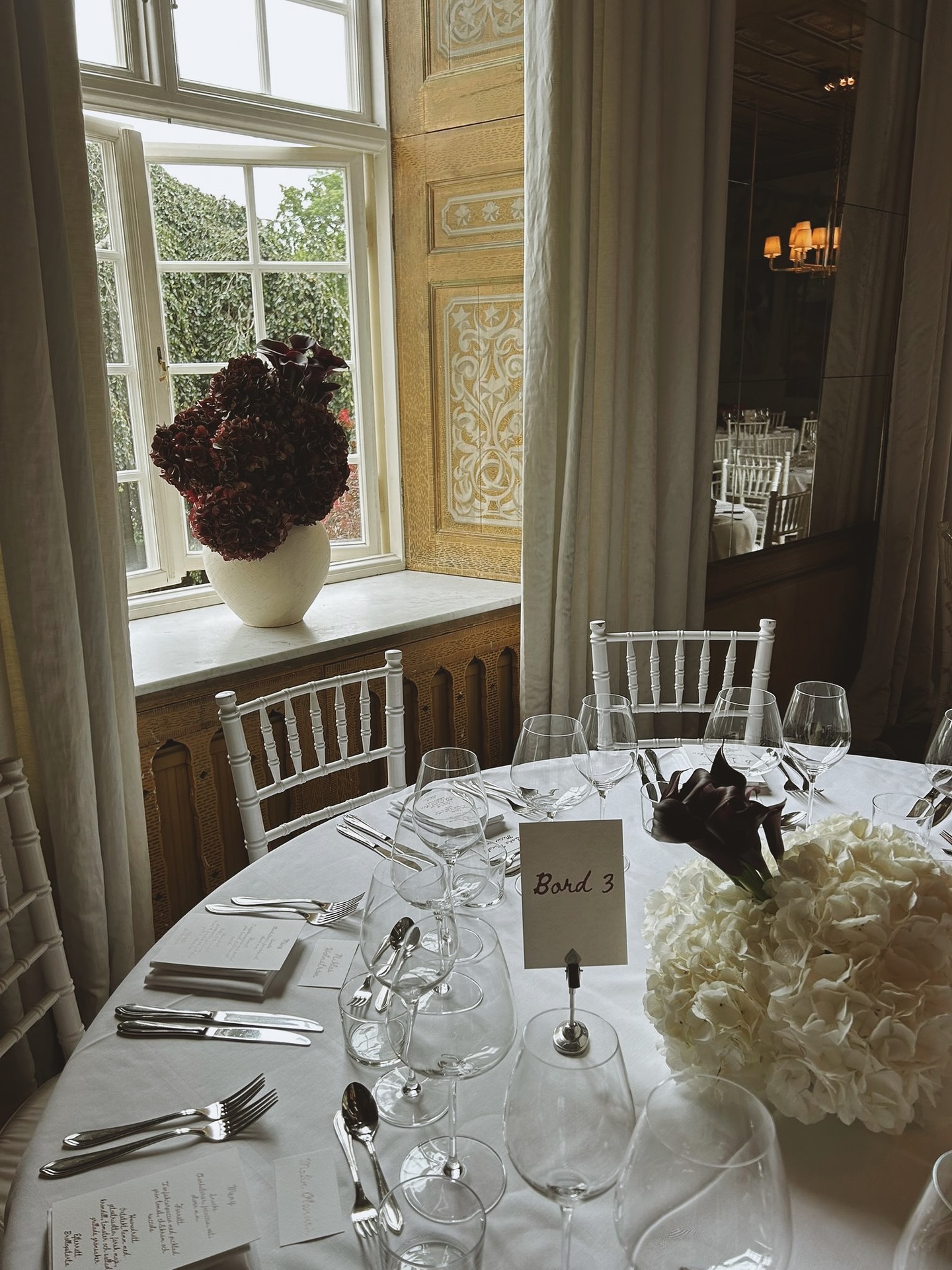 Weddings at Villa Pauli – a special day in a beautiful and historic setting, celebrated with timeless elegance.