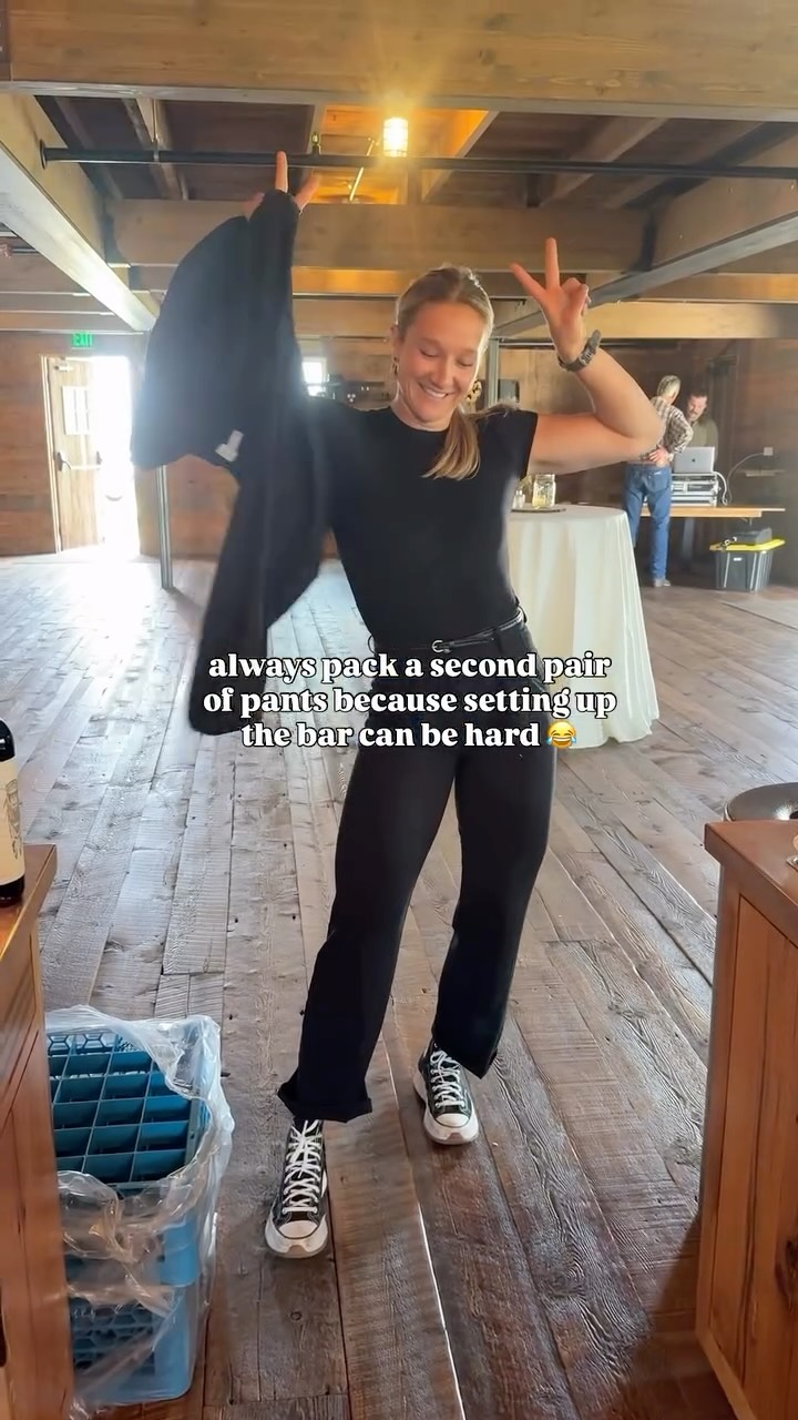 squatting the bar glassware racks got me 🥲
but the wedding must go on (and in Montana you’re likely many many miles from town) so always pack that second pair of pants! In the almost 10 years of working weddings, I’ve never torn my pants from setting up a bar…but now I have and will be packing every black pair of pants I own!
#bartenderlife #funnybartenders #montanabartenders #bozemanbartenders #bozemanmobilebar #bozemanmobilebartenders #montanabartenders #montanamobilebar