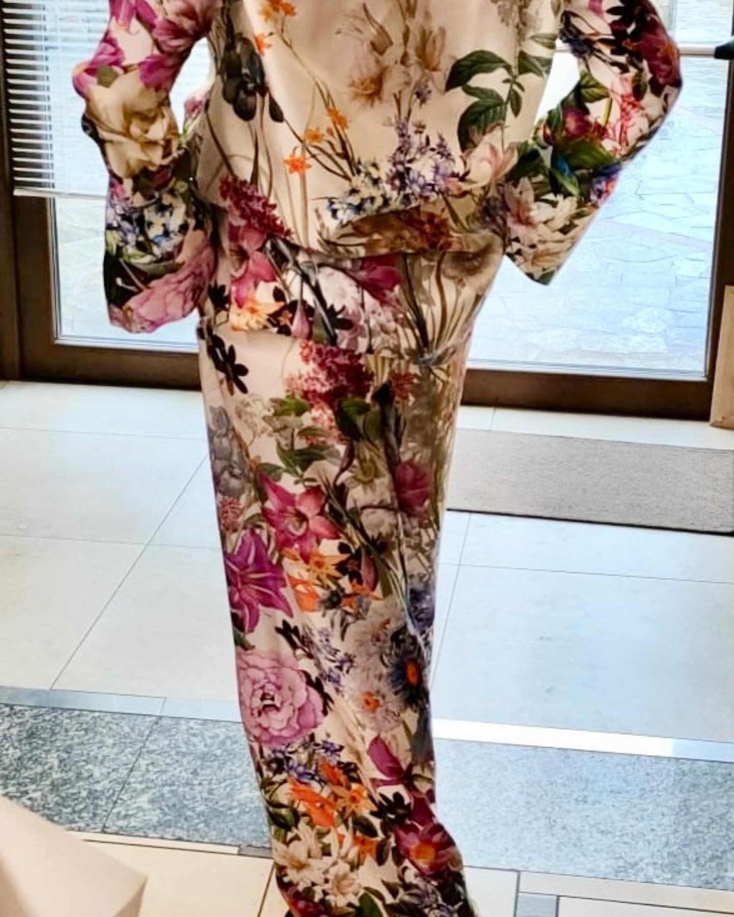 Silk Pijiamas!
Che sia Raso Tinta Unita o Twill Stampato, vestire in un Silk Pijiama è abbracciare uno stile persoanale, ricco ma essenziale, elegante e ricercato ma allo stesso tempo comodo e confortevole.
Sulla pelle la migliore Seta Italiana, con filiera artigianale controllata.
#silk #pijiamas #style #art #personalized #limited #you #whatalife #care #love #charme #choose