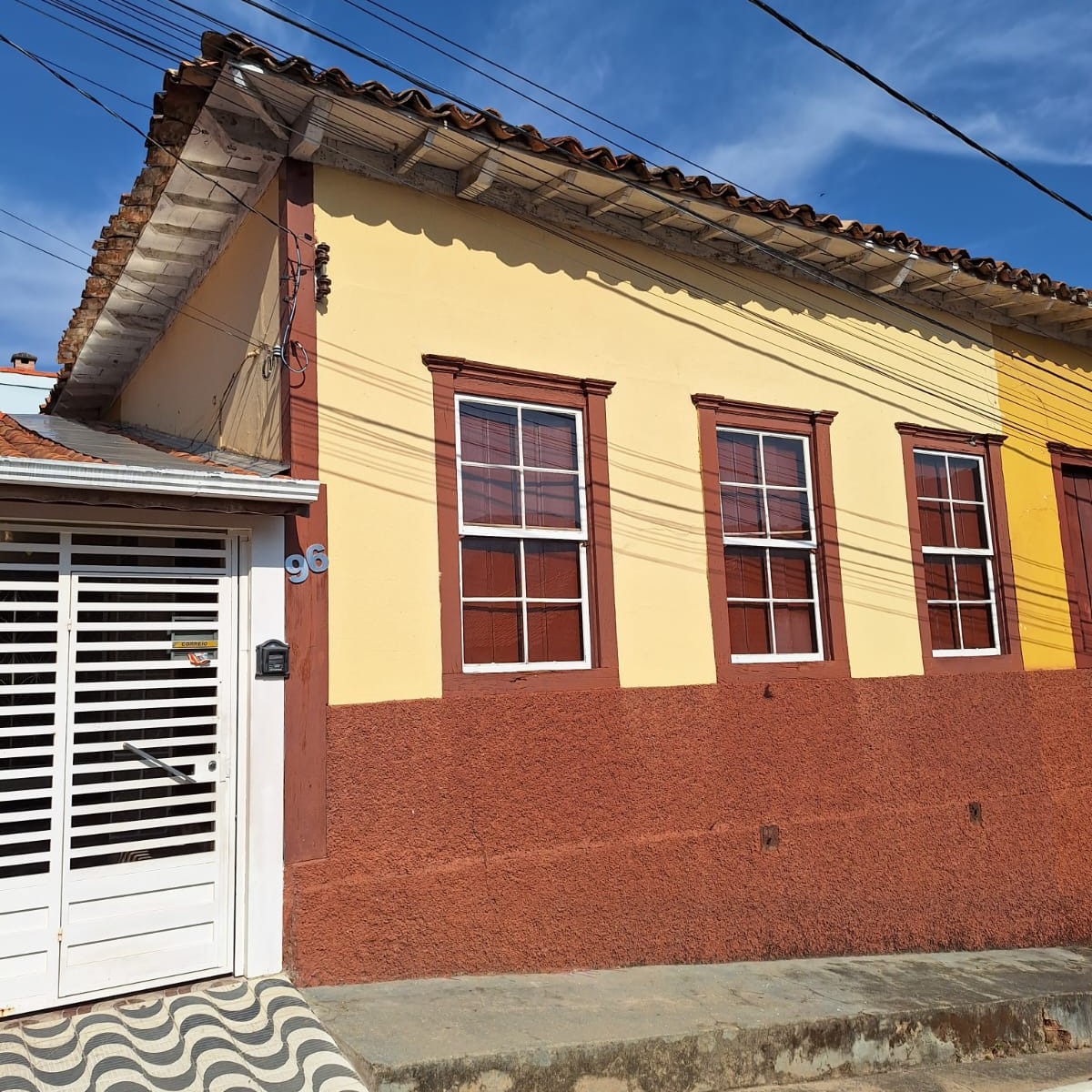 🏡 Casa para Alugar no Centro de Delfim Moreira
Aluga-se casa espaçosa e bem localizada, contendo:
✅ 2 quartos arejados
✅ Sala de estar
✅ Sala de jantar
✅ Cozinha ampla
✅ 1 banheiro
📍 Localização privilegiada: bem no centro de Delfim Moreira
💰 Valor do aluguel: R$850,00
Ótima oportunidade para quem busca conforto e praticidade no coração da cidade!
Vamos agendar uma visita?