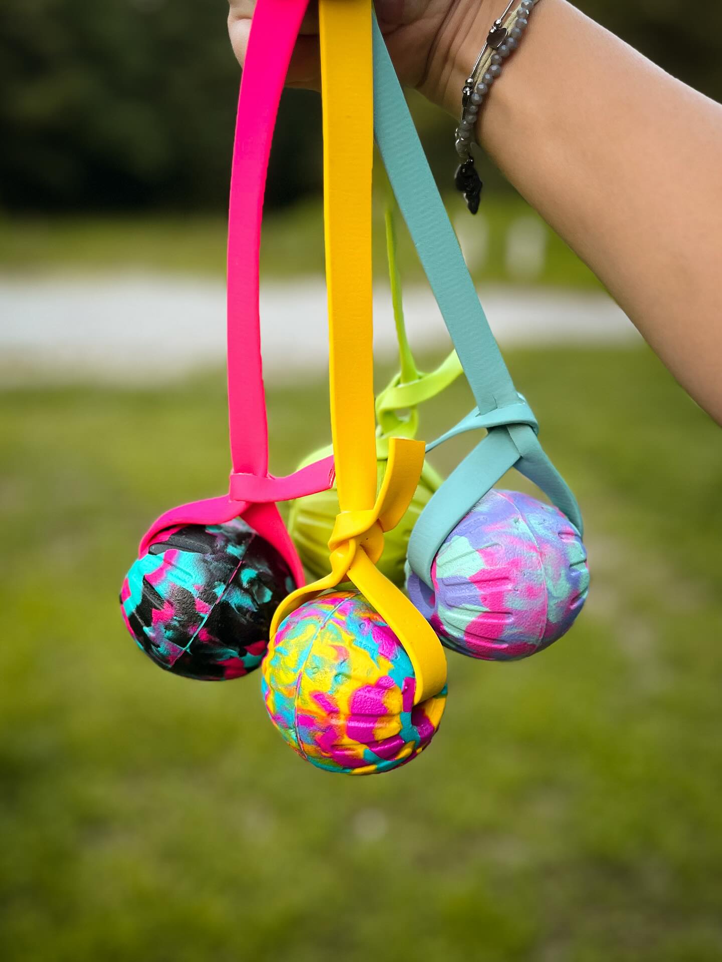 Foam balls! I absolutely loooove the colors! 😍
#dogtoy #DogLovers #BiothaneCollars #DogLeashes, #PetAccessories #DurableDogGear #AdventureDogs #WaterproofDogGear #CustomDogCollars #OutdoorDogs #DogGear #PetLovers #BiothaneLeashes #activepets #dog @paracord.eu #dogsofinstagram #biothane #doglife #dogcollar