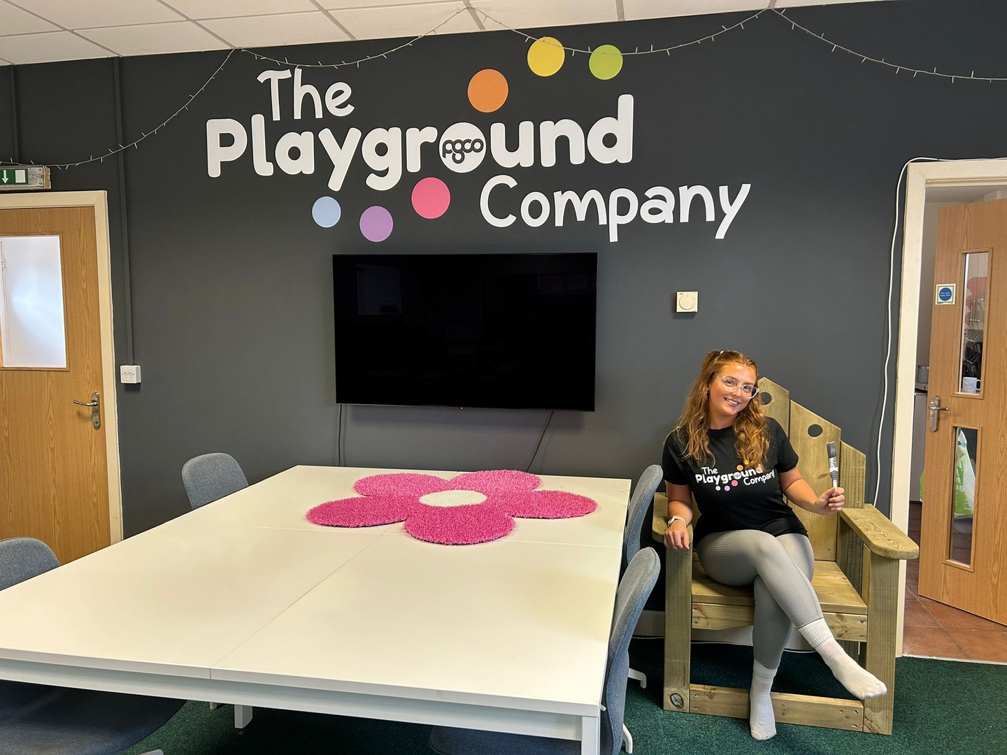 Our office just got a makeover🎨🖌️
Our Brand Manager, Jessica, has spent the past couple of days transforming our office with a painted wall with our logo! Our workspace is now somewhere that reflects our energy and growth as a company.
What do you think of Jess' artwork?😍