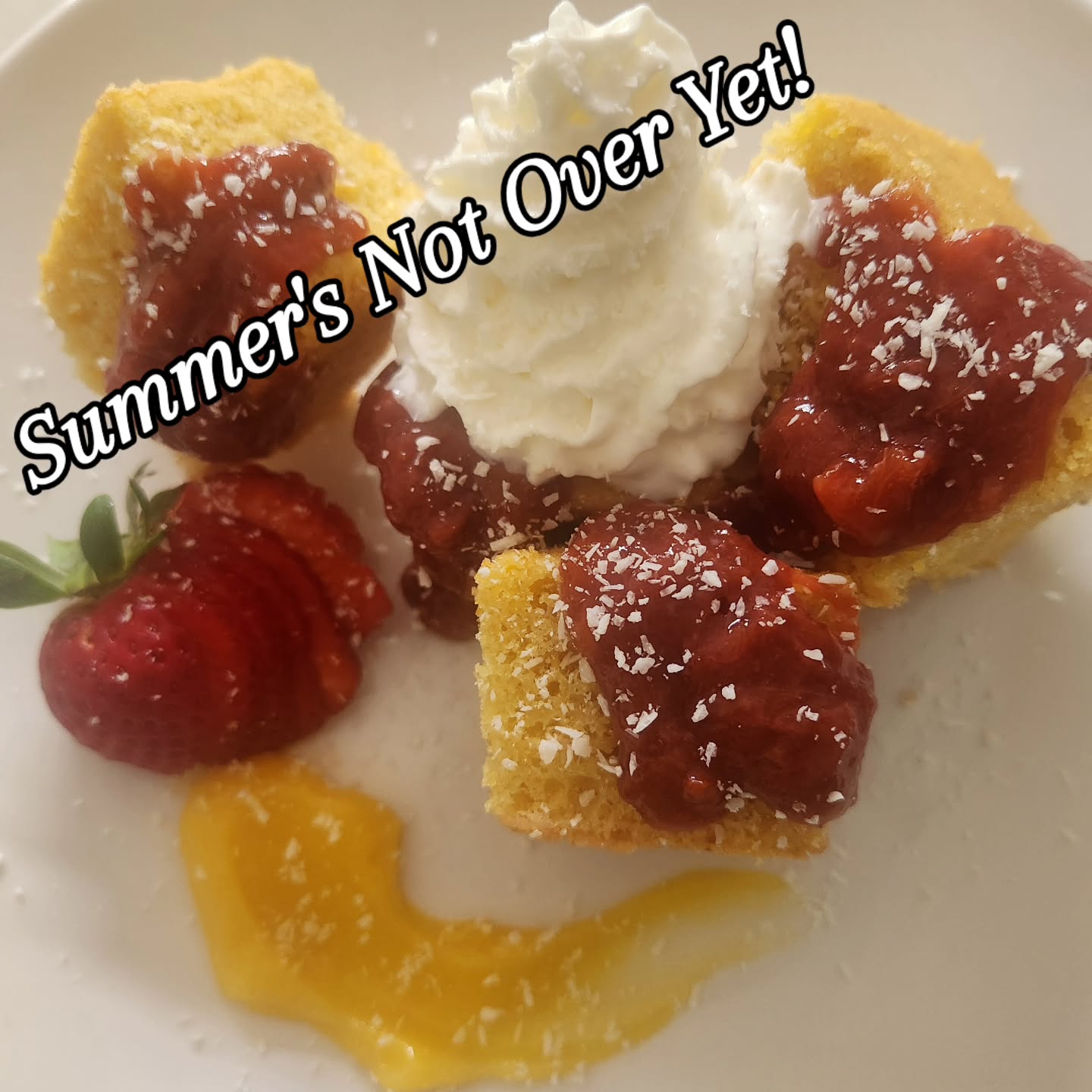 I just couldn't resist savoring these last days of summer! Nina's Gluten-Free Cornbread makes the perfect base with 🍓 strawberries, whipped cream, a sprinkling of coconut flakes, and a smear of homemade lemon curd 😋!
Pick up a bag today at #crosbysmarketplace, #cronigsmarket, #edgartownseafood, and #goldengoosemarket and pair with your favorite berries! It's SO GOOD!
#celiac #glutenfree #GlutenIntolerancegroup #Cornbread