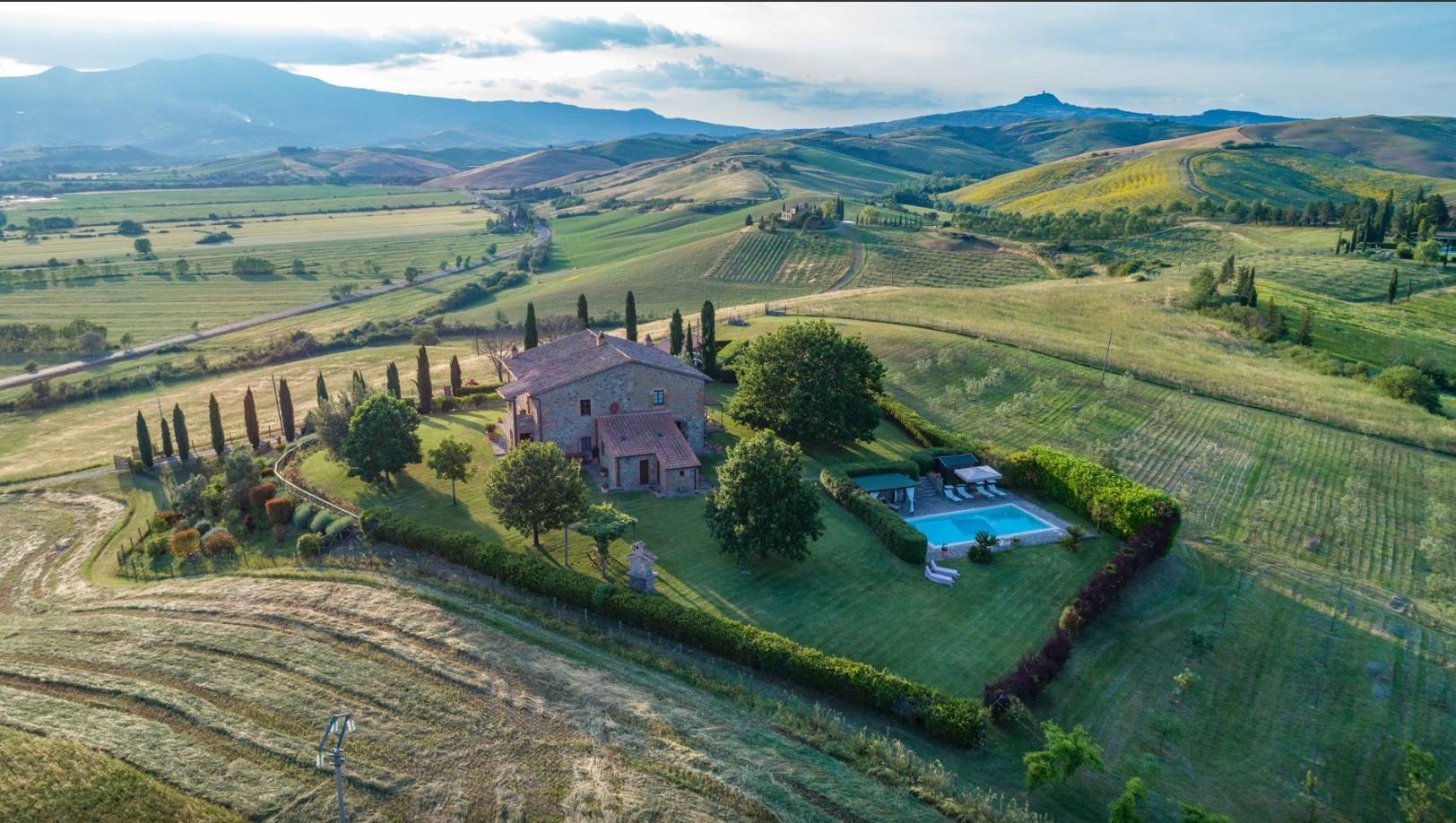 ✨ Luxury Stone Villa – Tuscany ✨
Perched on a hilltop in San Casciano dei Bagni, Siena, this restored stone villa blends timeless Tuscan charm with modern comfort.
🌿 2.4-acre private park with cypress-lined entrance
🏊 Panoramic swimming pool + sundeck
🌅 360° views across Val d’Orcia & Mount Amiata
🏡 2 floors • 5 bedrooms • 4 bathrooms
🍋 Olive, lemon & pomegranate trees surround the estate
A perfect retreat or luxury rental, fully move-in ready.
💶 Price reduced: €1,240,000 (from €1,330,000)
📍 Tuscany, Italy
#LuxuryVilla #TuscanDream #ItalianRealEstate #VillaForSale #TuscanyVilla #LuxuryHomes #ValdOrcia