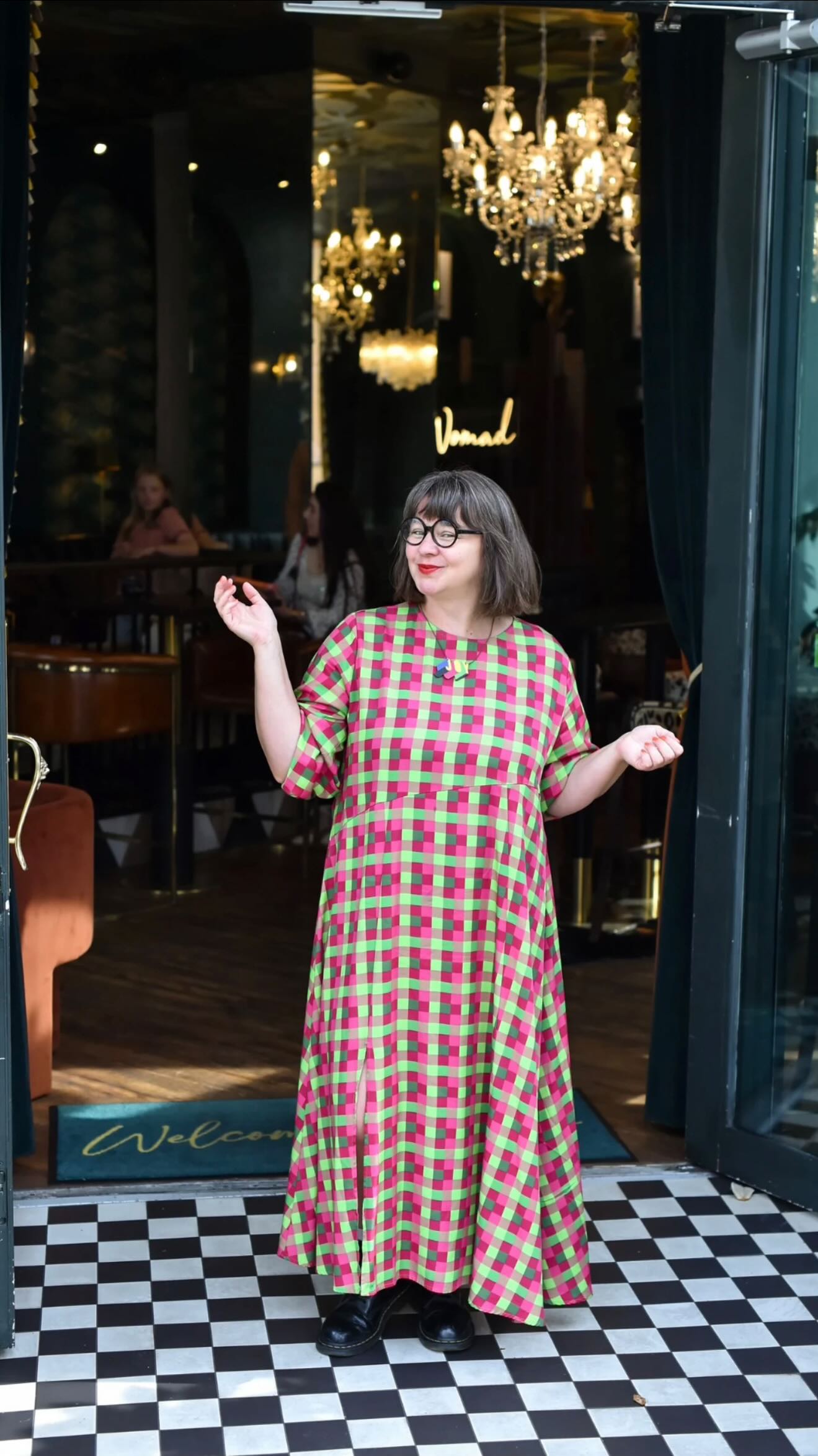 Brand Soul content creation day with the amazing nomads @nomad_leamington !!
.
♥️🧡
Apart from creating content we also shared the most amazing food together !
There is something so special about sharing food, it’s a tribal instinct and one we have been cultivating for millions of years as a way of connecting!
@nomad_leamington food is superb and perfect for doing just that; sharing and connecting!
Anyone who has worked with me will know how hungry I get after a shoot; so I was also very happy (& grateful) to be filling my cup with the best nutritious and delicious food!
What a day!
Thank you team, specially Romain for having me and for being a wonderful tribe of nomads to work with!
♥️🧡
Love
Ana. 💫