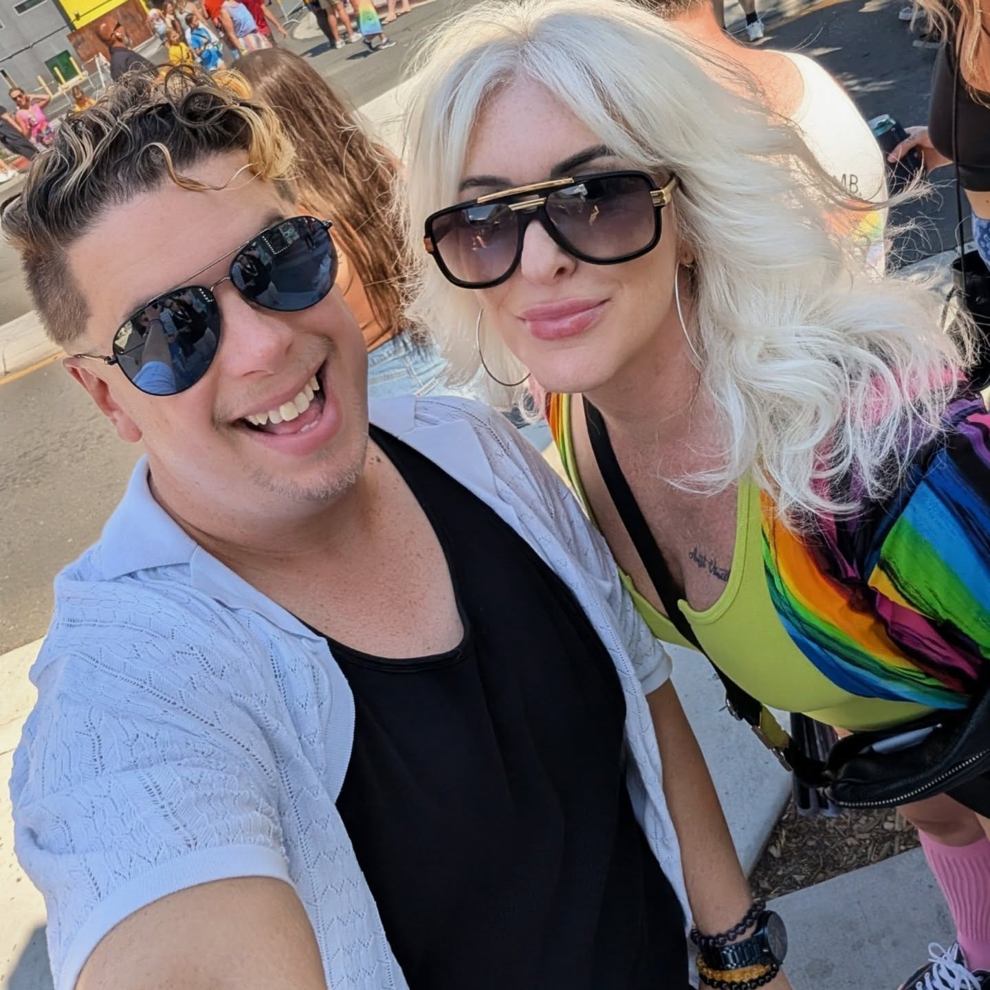 An epic day seeing some of my favorites in their true pride forms. All are welcome here. Midtown edition. #pride #lgbtq🌈 #business #network #zakunscripted