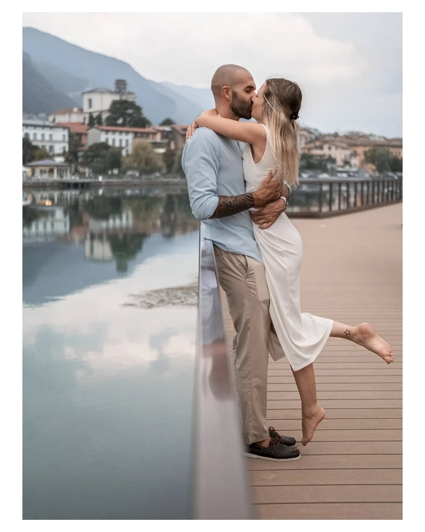 Molti dicono che dovrei mettere tantissime immagini in ogni post per "accontentare l'algoritmo" ma penso che queste 2 fotografie parlino come 20.
Voi che dite?
________________
@simo_bonadei
@mattia_capitanio
#engagement💍
#ItalyWedding
#WeddingItaly
#DestinationWedding
#WeddingPhotographer
#LakeIseo