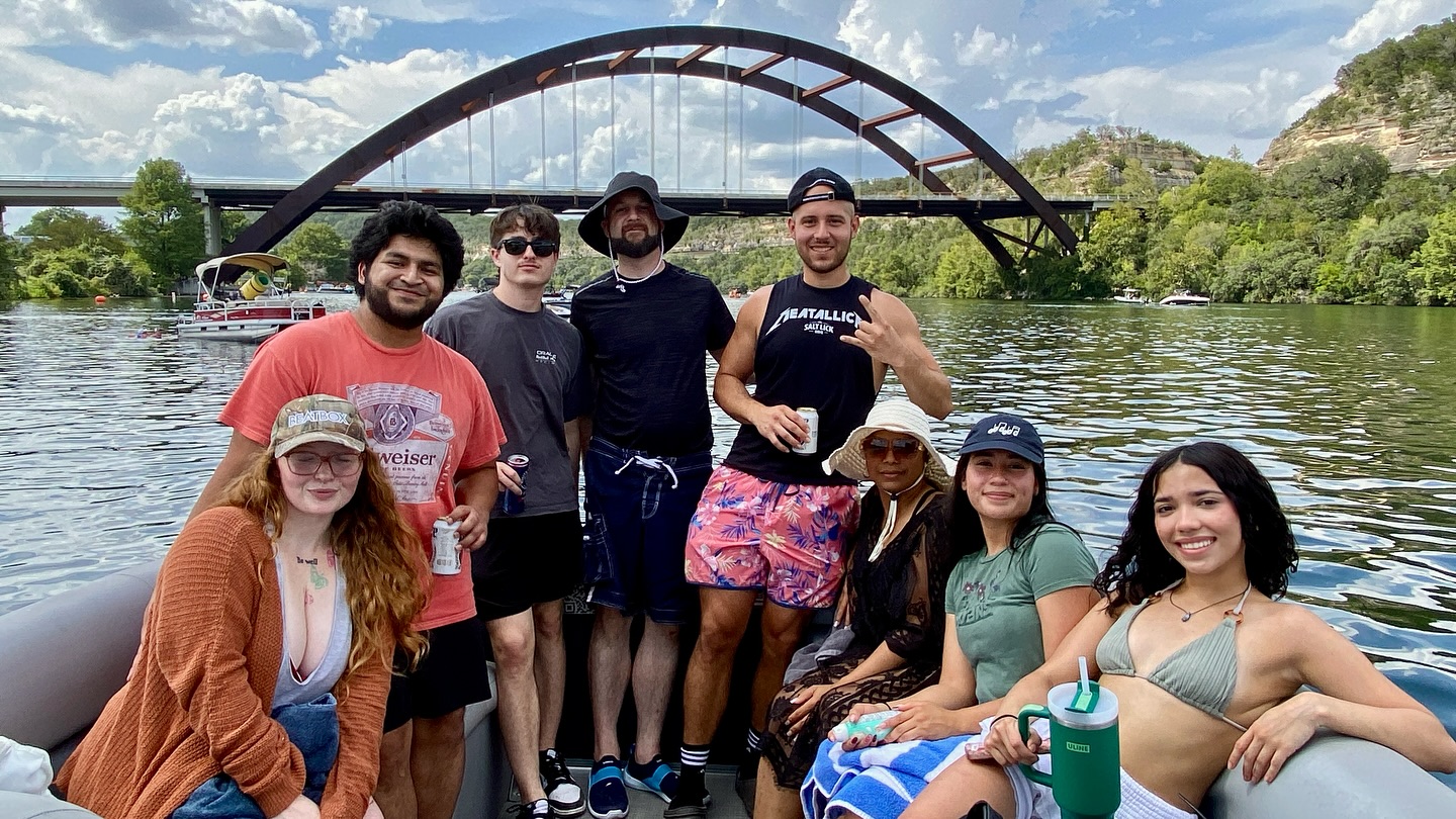 Thanks Alex for bringing the #labordayweekend #party to #LakeAustin #ATX #Austin
#Austin #Texas
#LakeLife #ThingsToDoInAustin