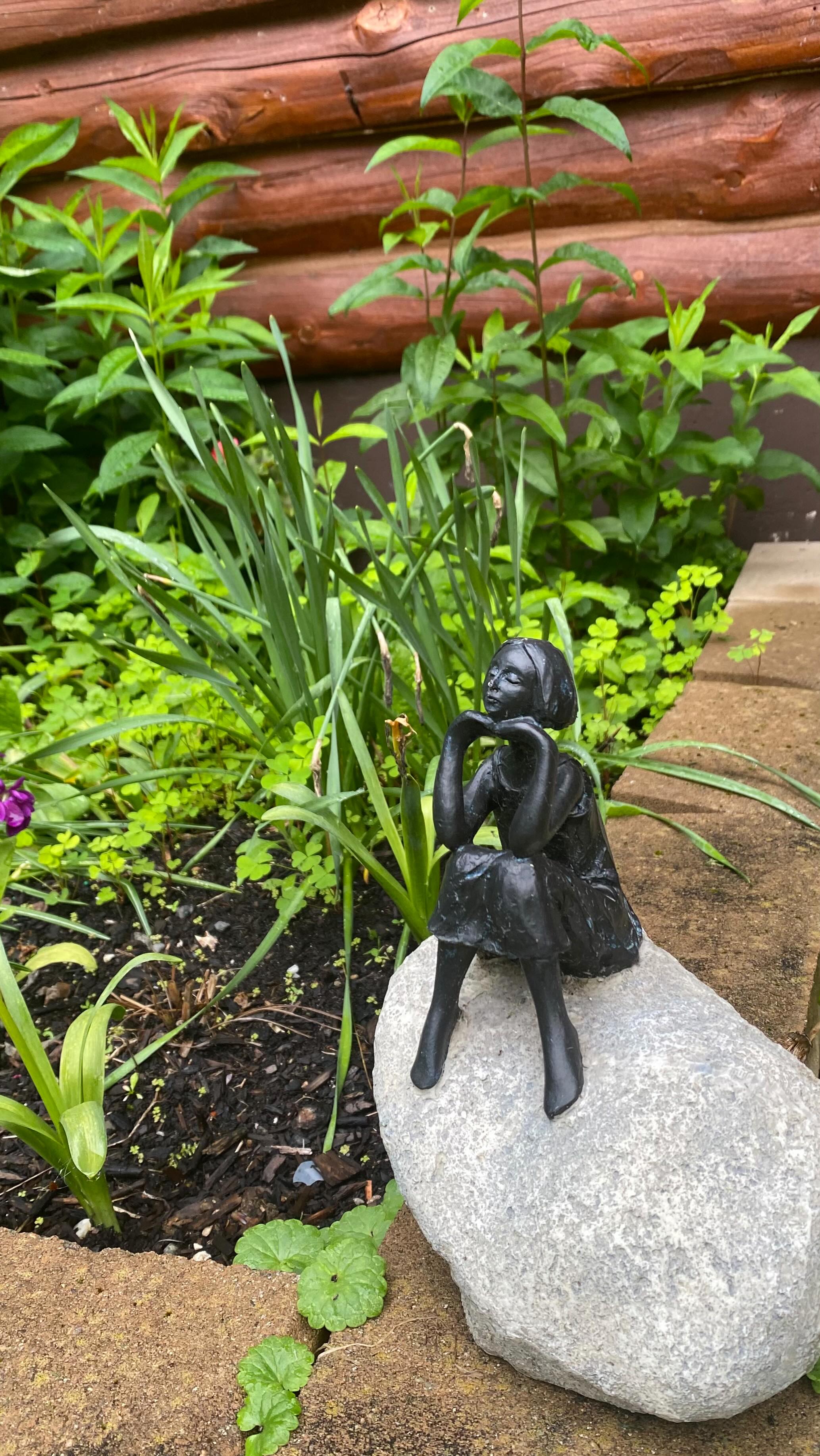 🎙️S1E6: You Are Hope Envisioned
…
This week is a 2-part episode 🔥
…
Part 1: I explore the concepts of passive hope and active self-responsibility, emphasizing the importance of taking proactive steps in personal growth and healing. I share personal anecdotes, particularly focusing on the impact of trauma and life disruptions on one’s ability to engage actively in their own life. The discussion highlights the significance of self-efficacy and the journey of reclaiming one’s agency after experiencing trauma. I also encourage listeners to embrace their authentic selves and take ownership of their healing process, while acknowledging the challenges that come with it.
…
Part 2: I discuss the importance of active self-responsibility and practical applications for integrating it into daily life. I emphasize the significance of pausing before reacting, owning one’s energy and boundaries, conducting daily check-ins, communicating needs clearly, and following through on micro-commitments. Additionally, I explore somatic approaches to enhance self-awareness and the role of hope as a feeling of trust in personal growth.
…
🔗 Link in bio to listen (or wherever you get your podcasts). New episodes go live on Wednesdays.
…
#kaiaevolutions #alchemyinmotion #embodiedalignment #letsremembertogether #letsrememberpodcast #podcast #purelittlesistertransforming #somaticintegration #nervoussystemregulation #embodimentpractices