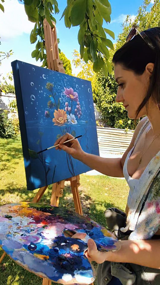 Some days, chasing your dreams can be really scary, and some days, it's better than you could have ever wished for. Today was a dreamy one ✨️
#acrylicpainting #pleinair #fulltimeartist #flowerpainting #naturelover