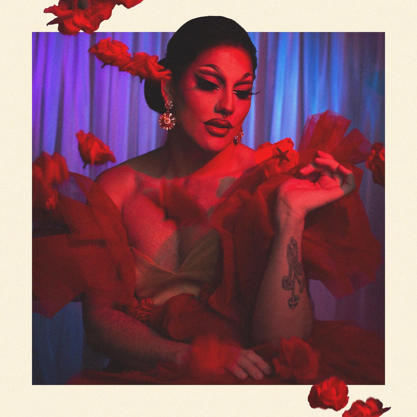 Albeit a few years old, this is still my favourite photoshoot outcome to date! And with none other than my good friend and Brisbane talent @willow.bne. Miss you girly šā¤ļø.
#dragphotographer #portraitphotography #studioportrait #fineartphotography