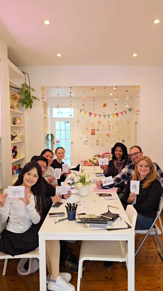 ✨ The Best Art class in Sydney, Darlinghurst✨
🎨 Travel Drawing Class 🎨
✈️ Everyone knows about travel photography and how the photos we take on our travels can stay with us forever as physical forms of our memories.
🖼️ But have you ever thought of slowing down to appreciate the details, history, and environment of the beauty that lies in front of you?
📝 **Travel drawings** are the perfect reflection of not only what we saw during those moments but also add the expression of how we felt!
In this class, you'll learn how to draw a travel scene with a pencil and pen. ✏️🖊️ We'll teach you the fundamental skills of drawing, so even if you have no experience, you'll fit right in!
At the end of the class, take home your travel drawing and some fond, nostalgic memories! 🏠💖
📍 #darlinghurst #TravelDrawing #ArtClass #SydneyEvents #CreativeSydney #DrawingClass #TravelArt #ThingsToDoInSydney #SydneyArtists #ArtLovers #TravelMemories