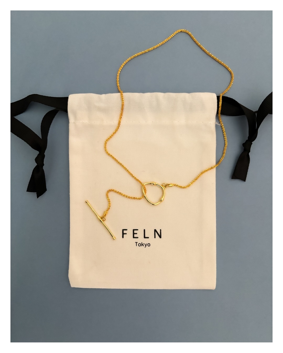 
A Little Luxury, Seamlessly Yours.
item:Product necklace No.001
全長:47cm
Material:#silver925
online shop:@feln.tokyo
#felntokyo
#silveraccessory
#minimal
#simplecode