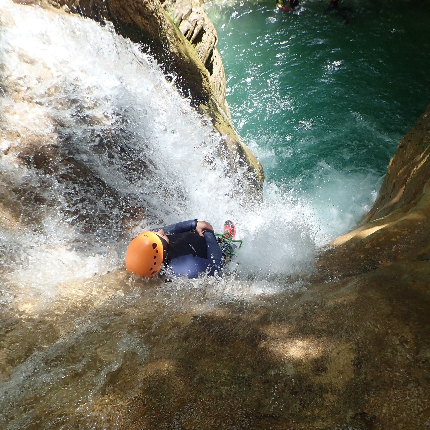 📍 Recta final de la temporada ☀️
Los últimos toboganes del verano ya se están deslizando, y no podemos estar más agradecidos por todas las personas que habéis confiado en Canyoneers para vivir aventuras inolvidables 💦💚
Gracias a cada familia, grupo de amigos y aventureros que habéis venido este verano a disfrutar con nosotros 🙌
👉 Aún queda tiempo para los que no queréis despediros sin una última dosis de adrenalina. ¿Te animas a hacer tu último barranco de la temporada? 🔥
#Canyoneers #Barranquismo #pirineoaragones #ainsa #ordesa #ÚltimosToboganes