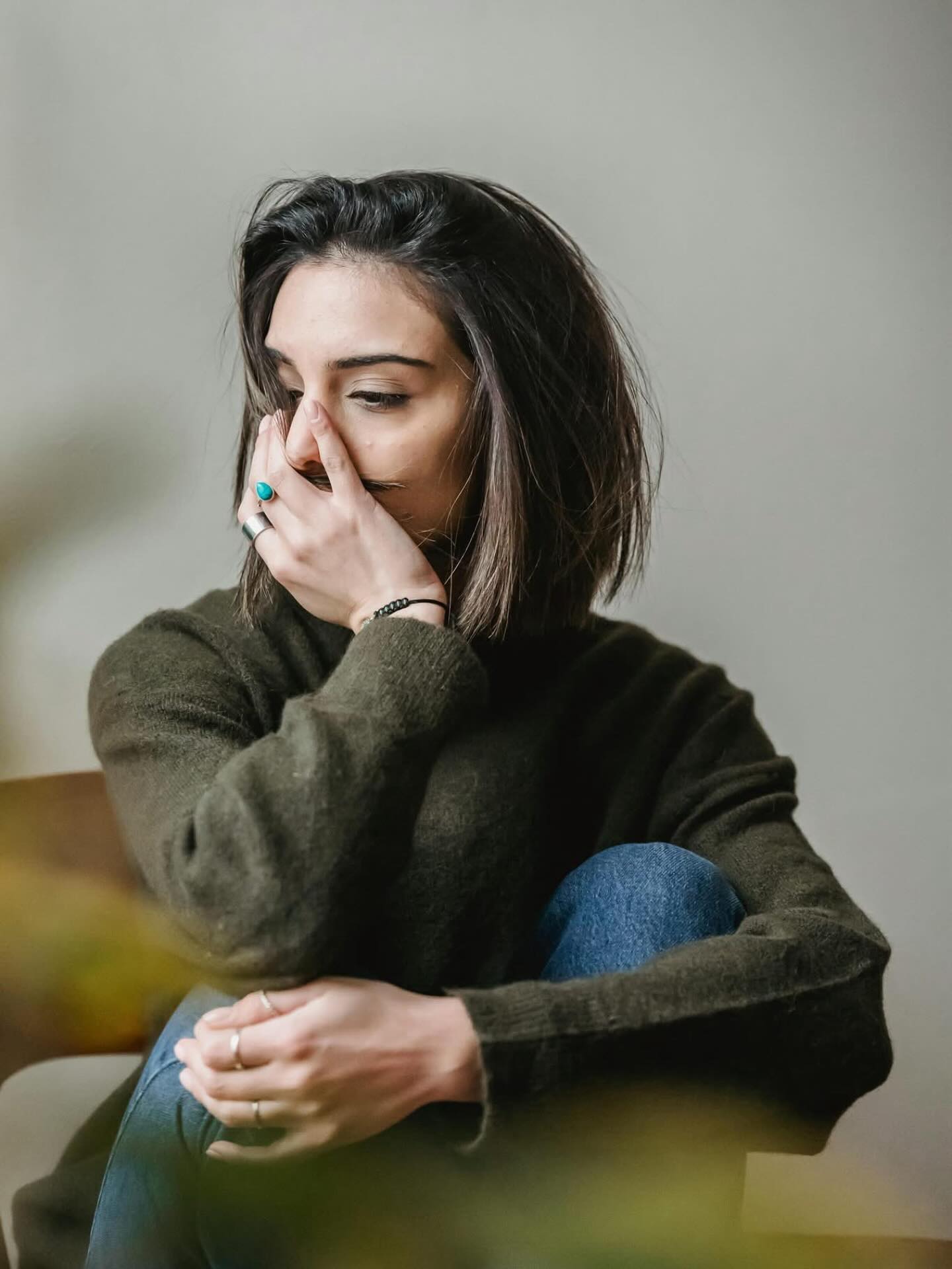 Worry is sneaky. It’s not the kind of trick that pulls a rabbit out of a hat, it’s the kind that pulls you out of the present moment. One thought spirals, then another, until suddenly your peace has vanished in a puff of smoke.
We convince ourselves it’s helping… but really? It’s stealing. Our calm, our clarity, our joy.
💭 How do you stop yourself from spiralling when worry sneaks in? Share your go-to reset below 👇 and tap the link in bio 👆to read more.
#DontWorryBeHappy #BreakTheAnxietyLoop #MindInTheAct #MindfulLiving #CalmTheMind #AnxietyAwareness #PresentNotPanicked #MentalWellness #ClarityOverChaos #worrylesslivemore