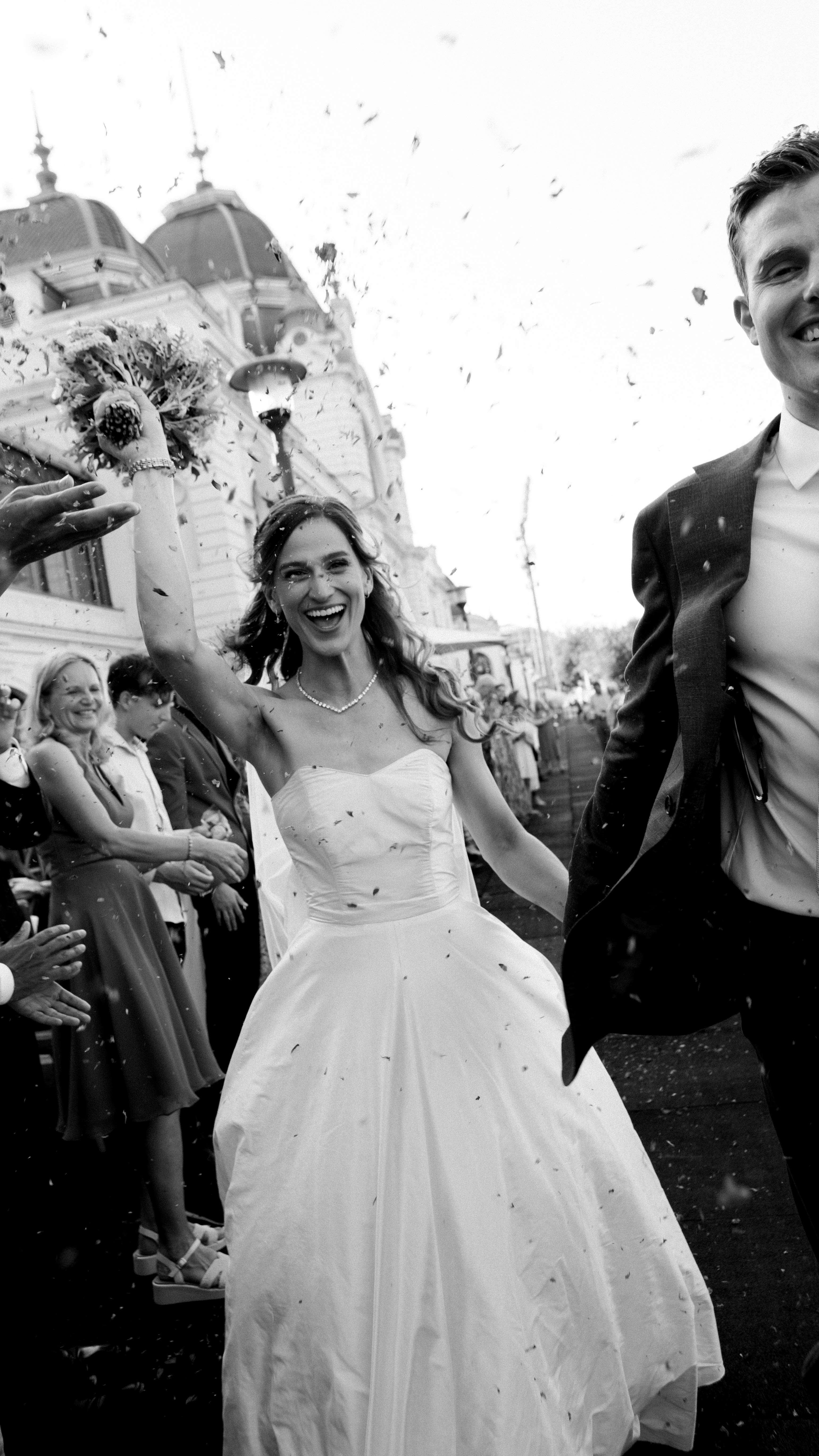 Come with me to photograph a beautiful British–Hungarian wedding in Budapest! Katherine&Jonathán🤍
@anantarabudapest
@varosligetcafe
@trabertoliver
@annajonas_atelier
@dora.fabian.makeup
@dalmakramarics_makeup
@e.n.cs.y
@zsuzsi.fodrasz
@kruppkornel