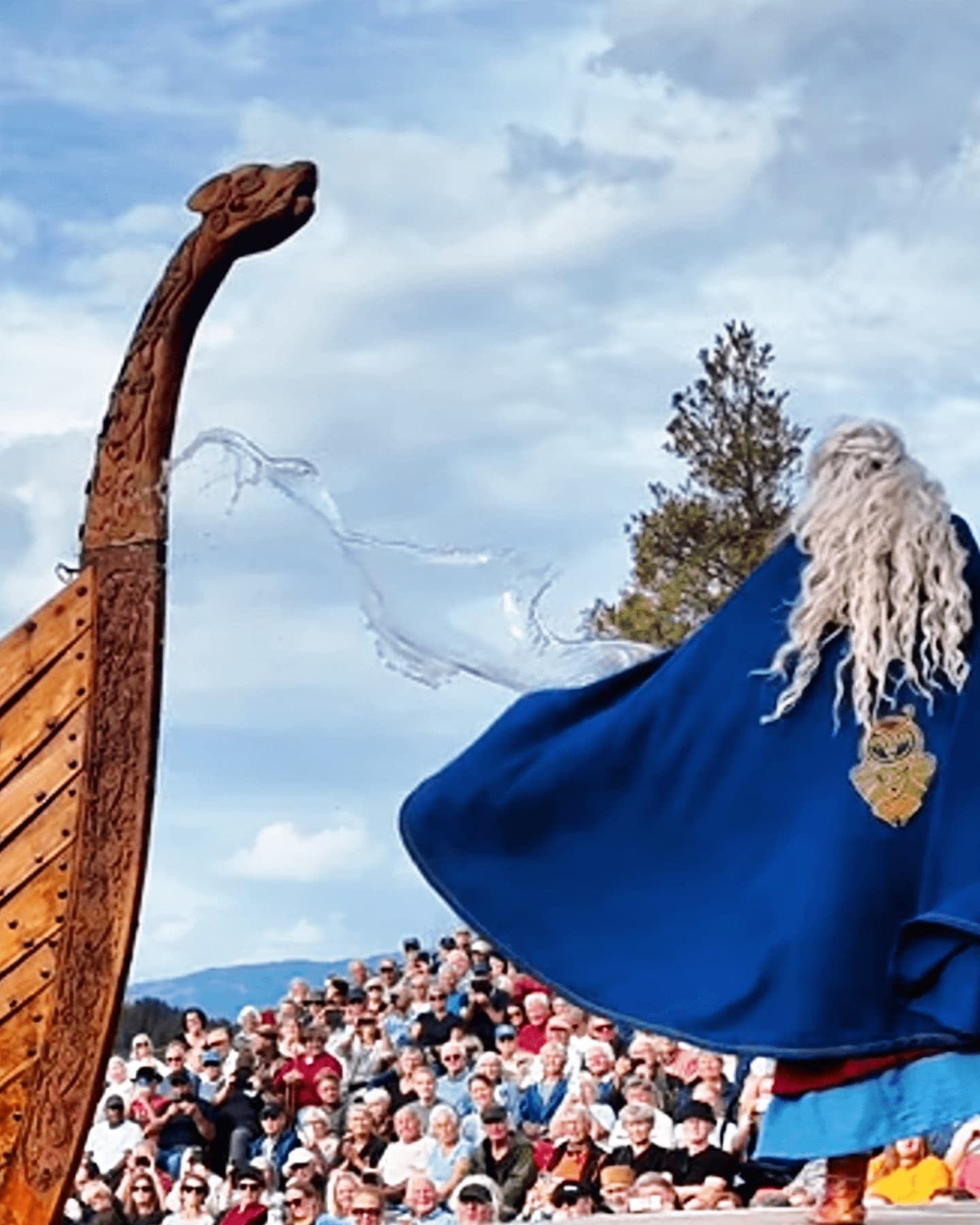 Now, the adventure truly begins! The ship launch gave way for a new chapter in the Hardraade project.
In addition to the sail, which we will sharing a lot more content on, we're ready to train rowers and sailors.
Make sure to check out our Facebook page and website for more info.:)
#hardraade #dronningasta #vikingship #norway #maritimehistory #boatbuilding