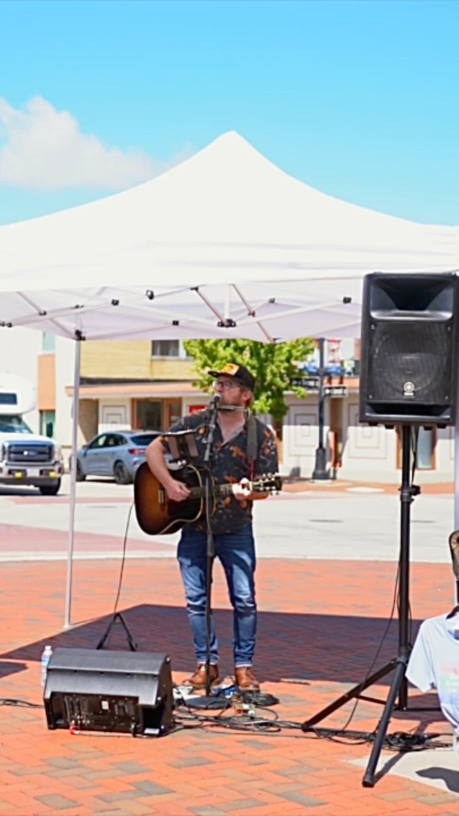 Had a great time playing the Egyptian Theatre Live Lunch Series in Dekalb! This @steveearle song, Galway Girl, has quickly become one of my favorite covers. Thanks for the great tune Steve!
#singersongwriter #songwriter #altfolk #americana #livemusic #giglife #folkrock #galwaygirl #steveearle #supportlocalartists #tourlife #dekalb #illinois #midwest