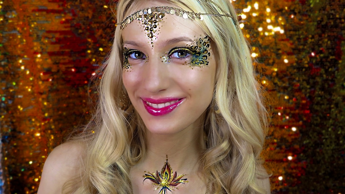 Tring festival fields are calling! We are joining @ideas_fest with our glitter, colour and creative energy in tow✨ ✨ ✨
Come find us and step into our little world of sparkle💫
…………………………….
Face painters and glitter artists for parties, festivals & events London and beyond🌈✨
…………………………….
#Glitterartist #glitterfaceart #evententertainment #corporateevents #corporateentertainment #GlitterBar #FacePaintingAdults #facepainterlondon #londonfacepainters #festivalmakeup #festivalmakeupartist #festivalglitter #festivaltrader