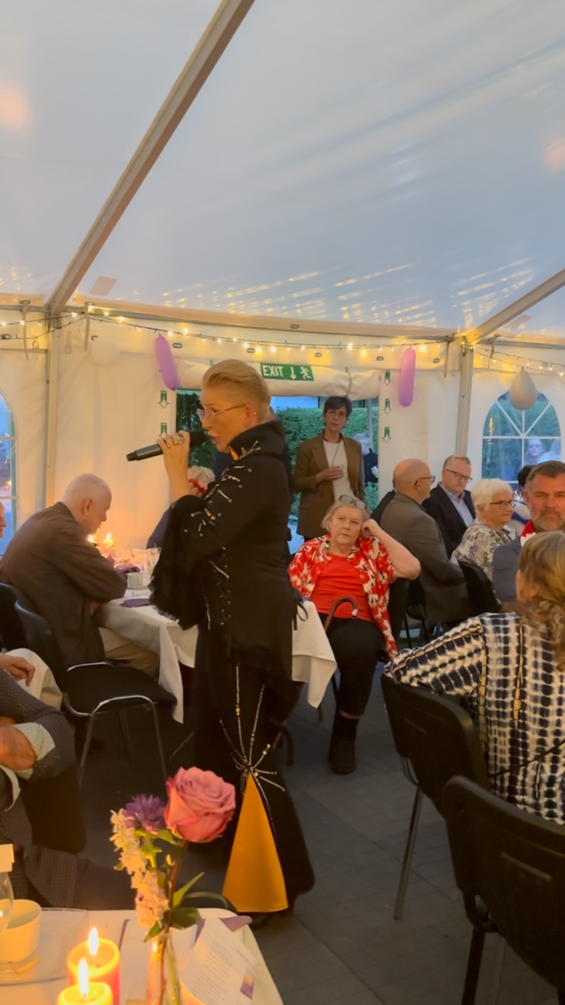 A fantastic audience singing along with me😍🥳🤩.
Female Elvis
www.femaleelvis.dk
+4541264402
Et fantastisk fødselsdags publikum synger sammen med mig😍🥳🤩
Female Elvis
www.femaleelvis.dk
+4541264402
#femaleelvis #birthday #birthdayparties #theking #elvispresley #alwaysonmymind #singalong