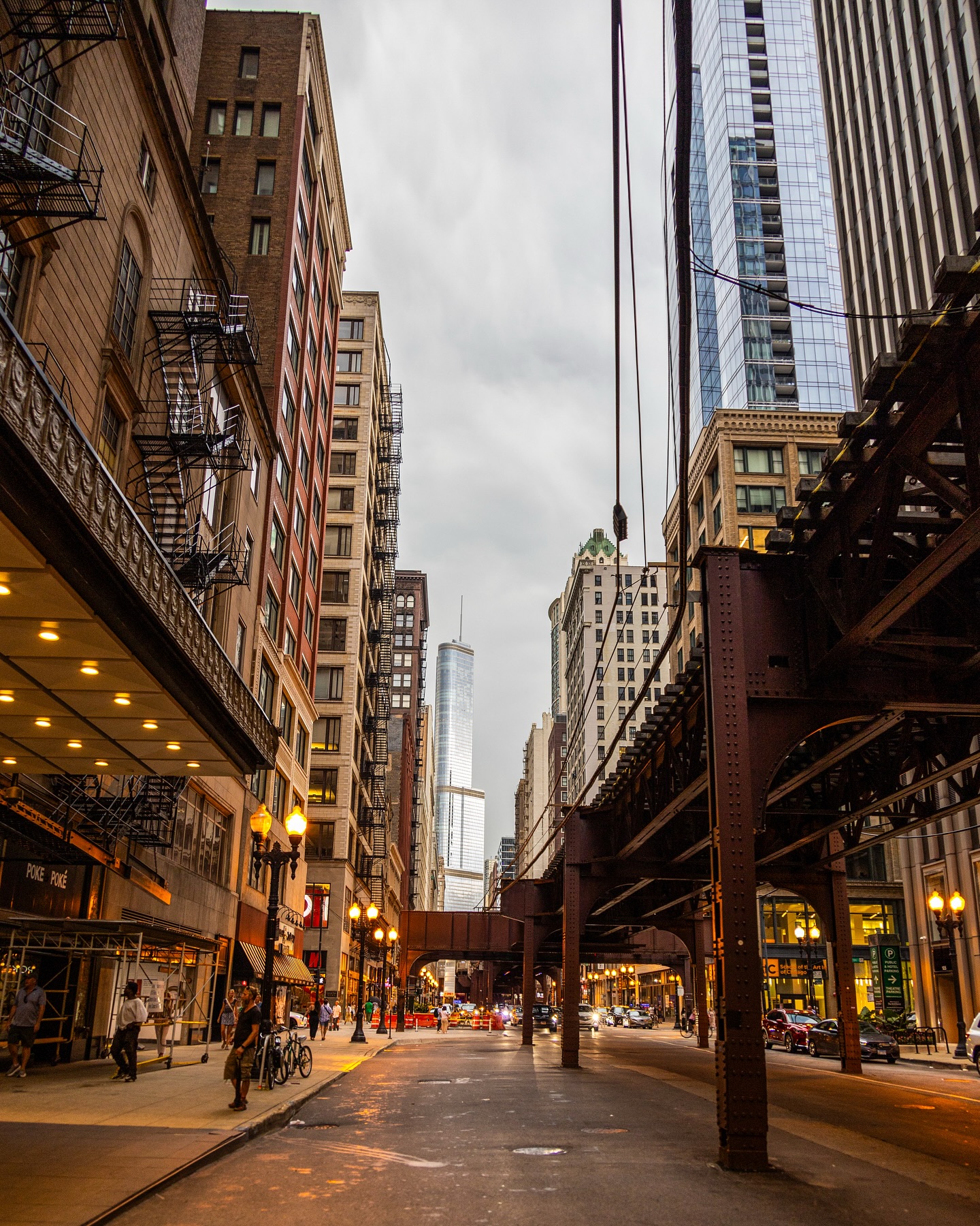 For my first time in Chicago, there were a few activities that I knew I wanted to do!
First, I knew I wanted to go to Millennium Park (and see The Bean of course… pictures coming soon) & I also knew I wanted to go to the Art Institute of Chicago 🖼️🏙️ Our first day in Chi-town was HOT and we were outside for the majority of the morning, which meant going to Crown Fountain and getting in the water at Millennium Park was necessary
We stayed at Palmer House Hotel, so eating a brownie was also obviously a must😃
.
.
.
#visitchitown #MiddleofEverything #chicago #windycity #chitown #VisitTheUSA #ExploreTheWorld