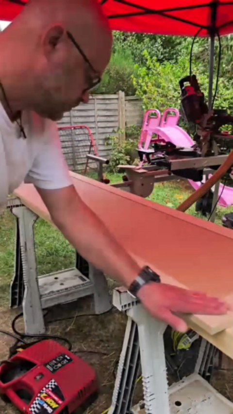 I'm still learning how to record social media content – so please excuse the pink slide in the background 😅
Working outdoors while the weather is still nice ☀️💪
The doors are custom-made and will be painted in a colour from the new collection F&B, No. 318 Douter.
.
.
.
.
#workInprogress #outdoorwork #LearningOnTheGo #BehindTheScenes #CreativeJourney #Doorsforpax #paxdoors