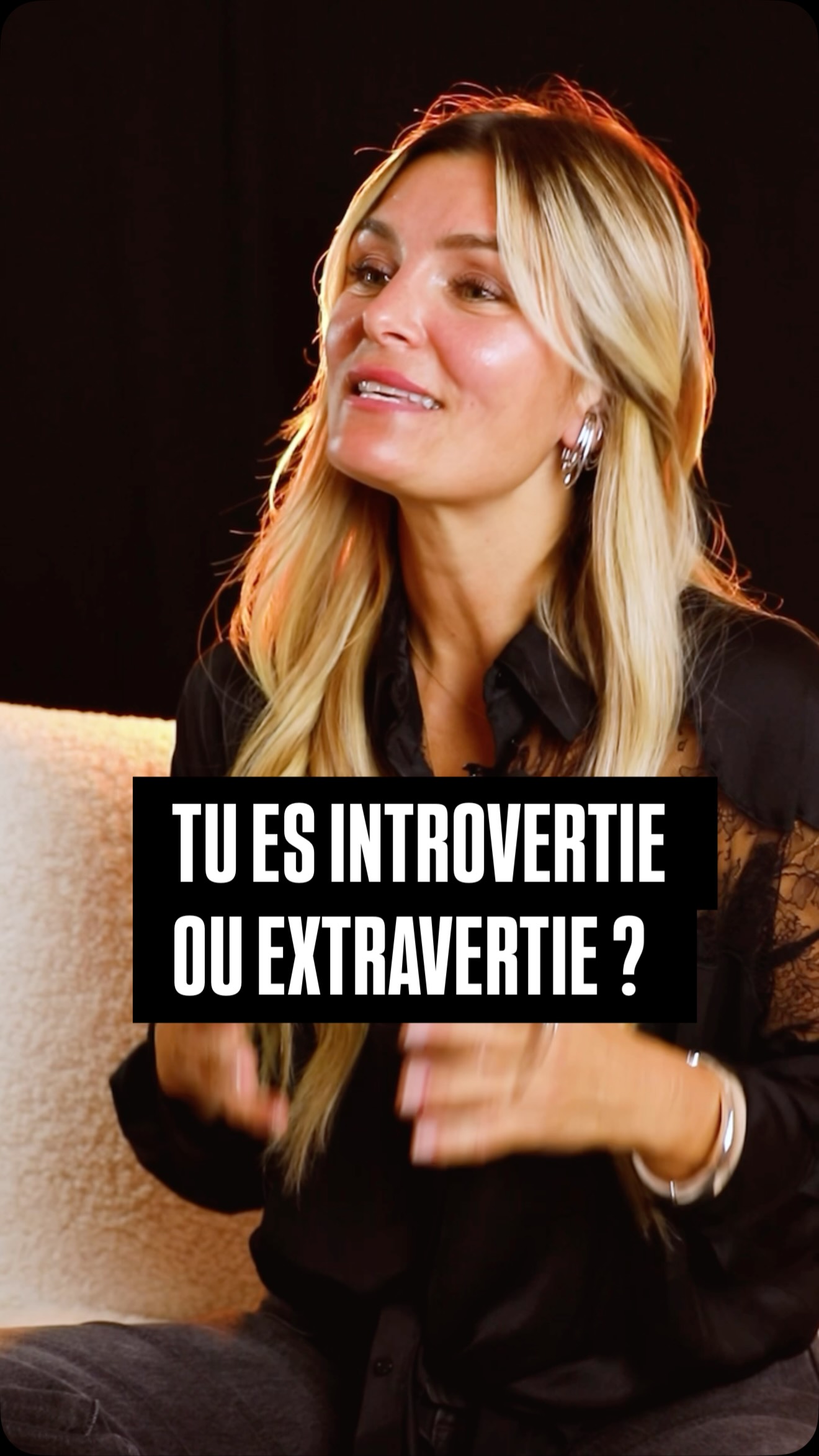 On ne recharge pas tous notre NRJ de la manière !🪫
💃 Une personne extravertie se recharge au contact des autres : sorties, activities, soirées …
🧘♀️ Une personne introvertie se recharge plutôt dans le calme, en solo ou dans des moments plus doux …
A ce qui parait, on peut aussi être un melange des deux :) 💞
Tu te reconnais plus dans l’INTROVERTIE ou l’EXTRAVERTIE ? Dis moi en commentaire ! 💬
#introvert #introvertie #extraverti #extravert #carljung #devperso